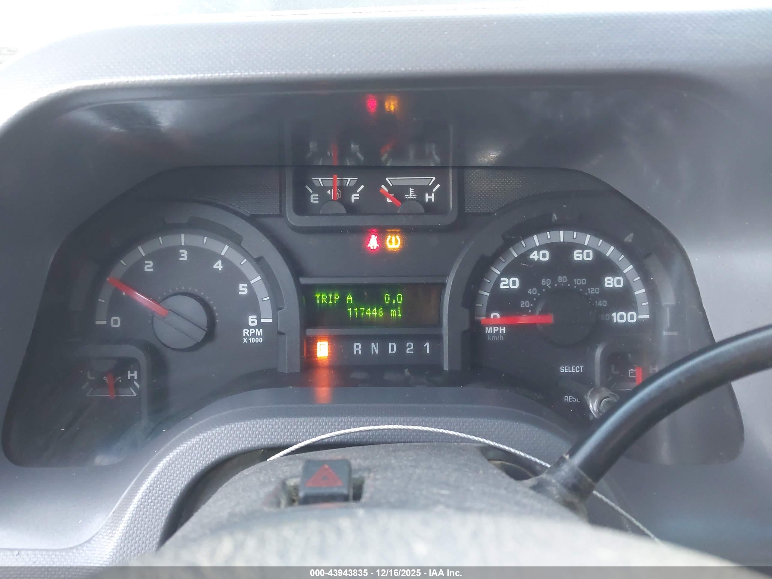 FORD E-250 image 7