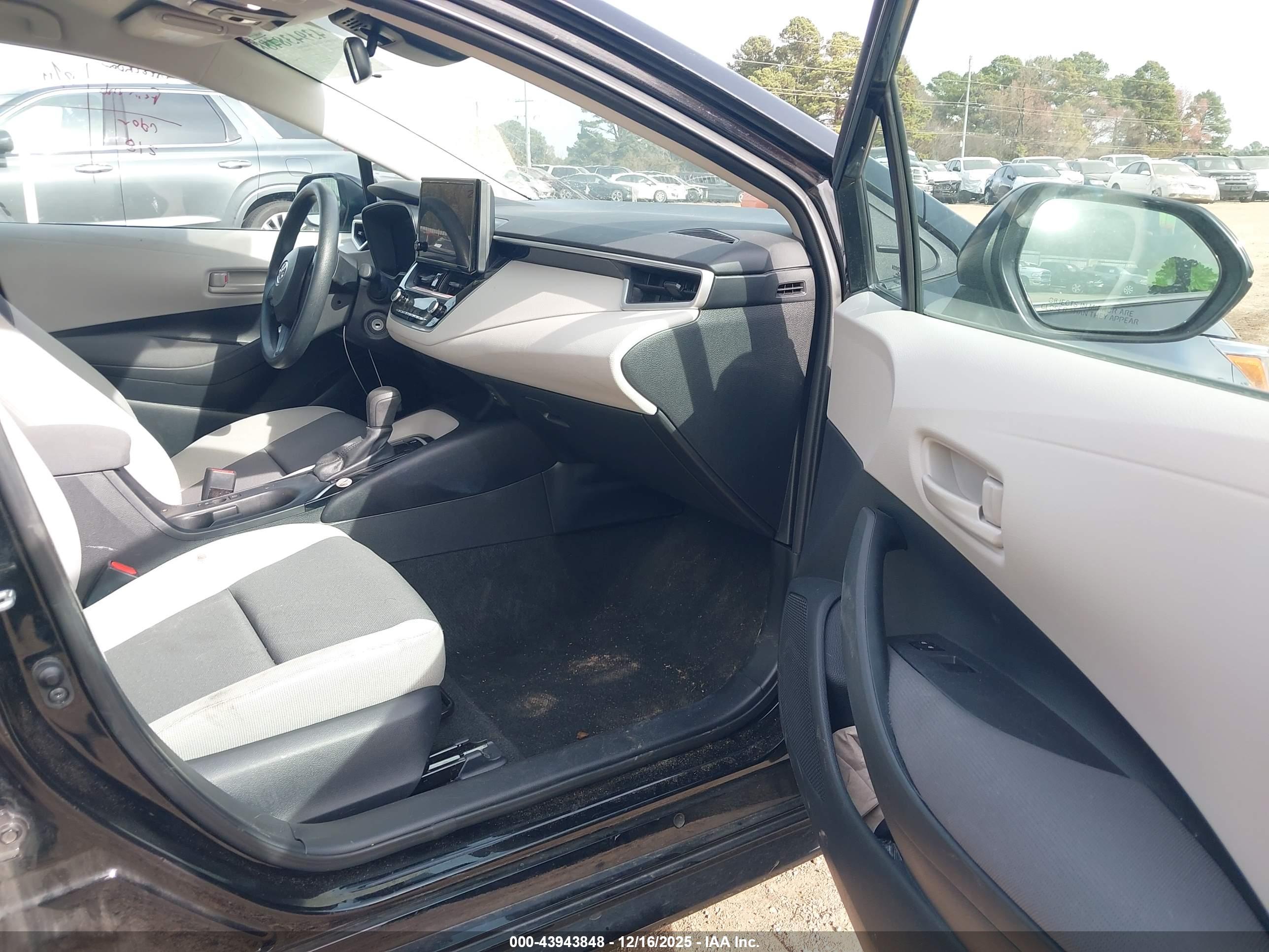 TOYOTA COROLLA image 5