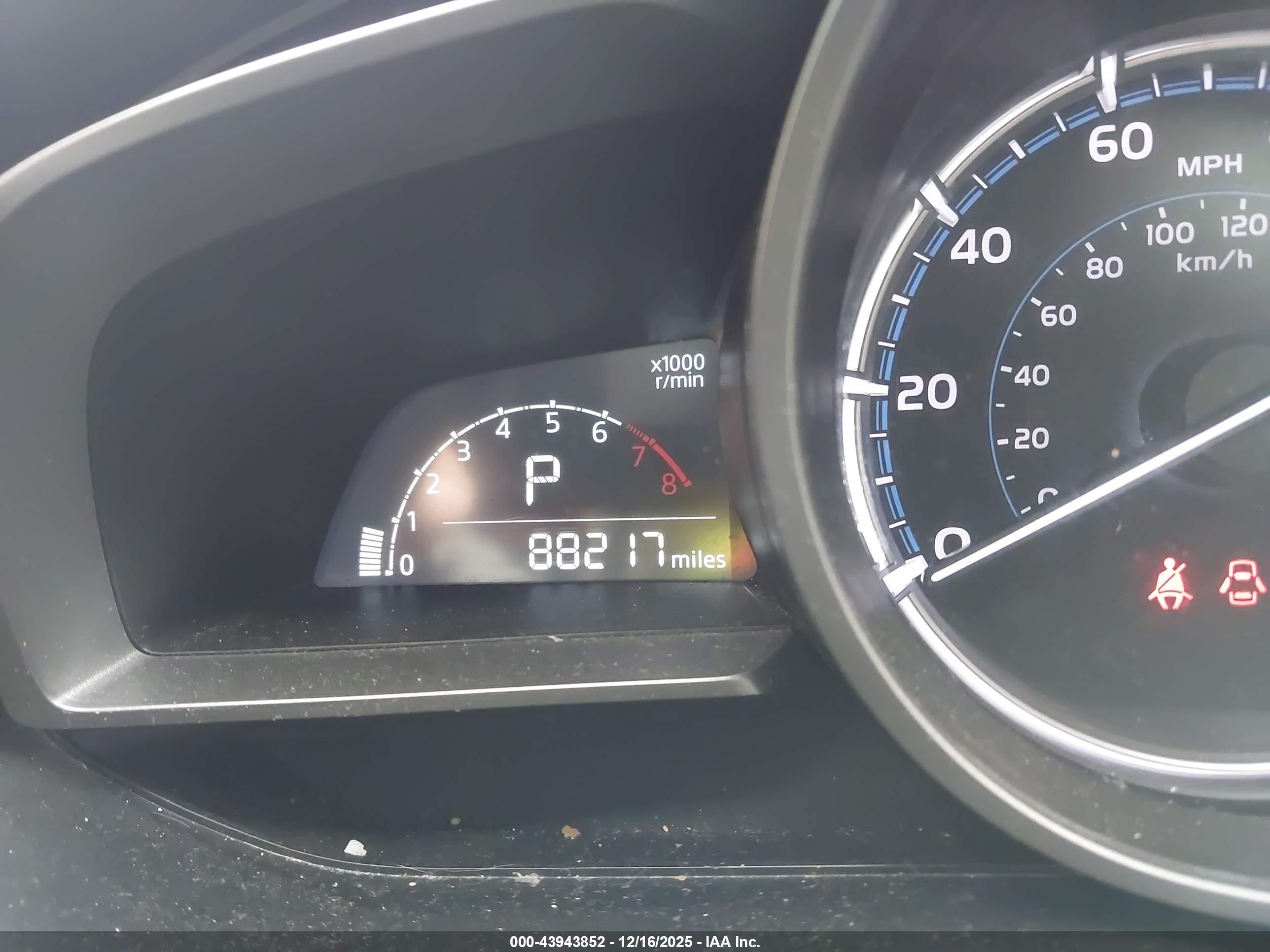 TOYOTA YARIS image 7