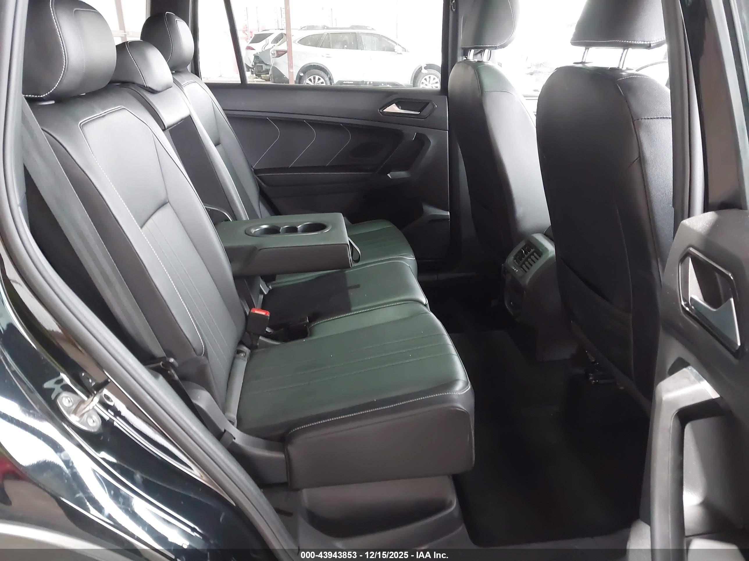 VOLKSWAGEN TIGUAN image 8