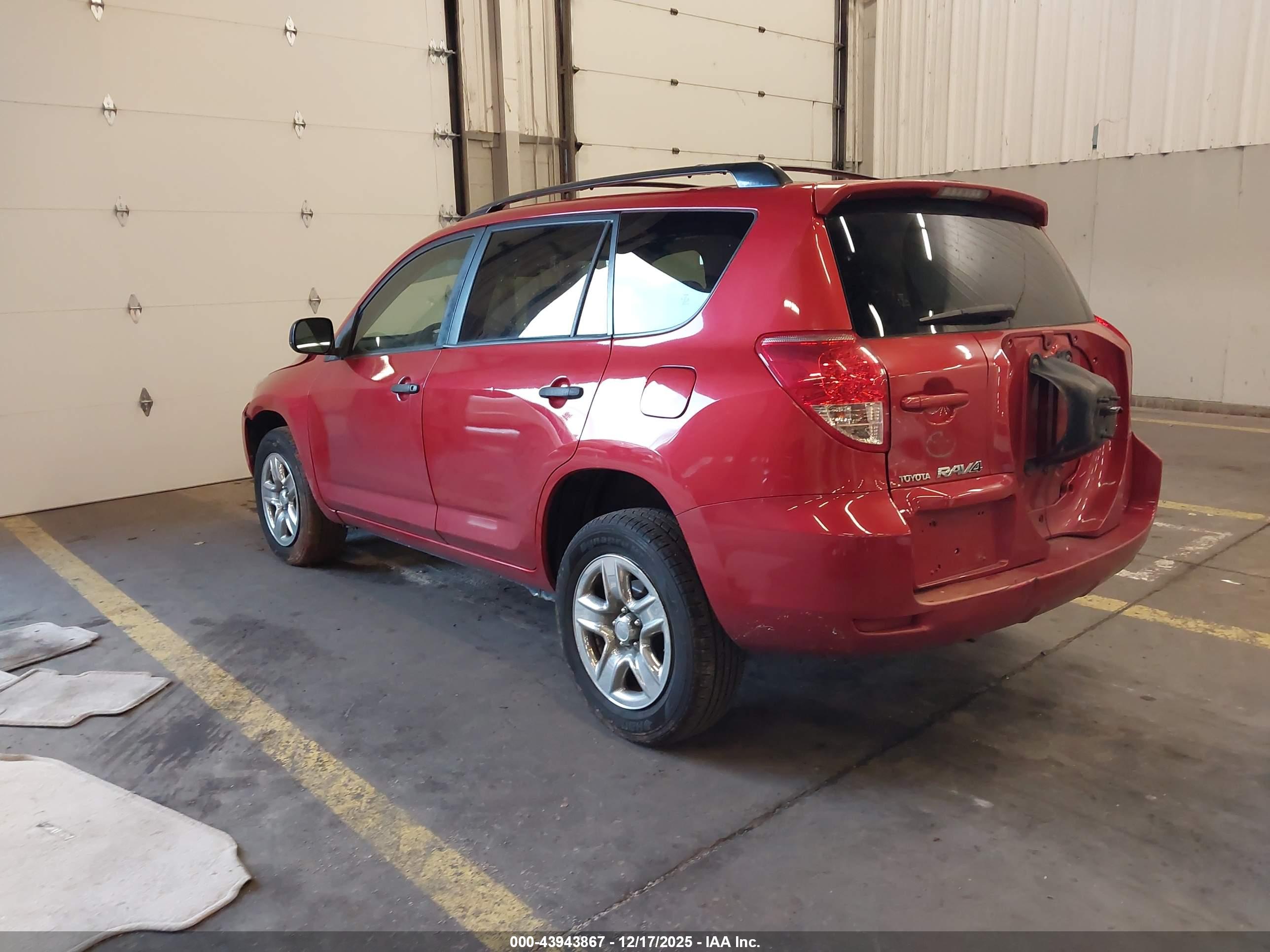 TOYOTA RAV4 image 3