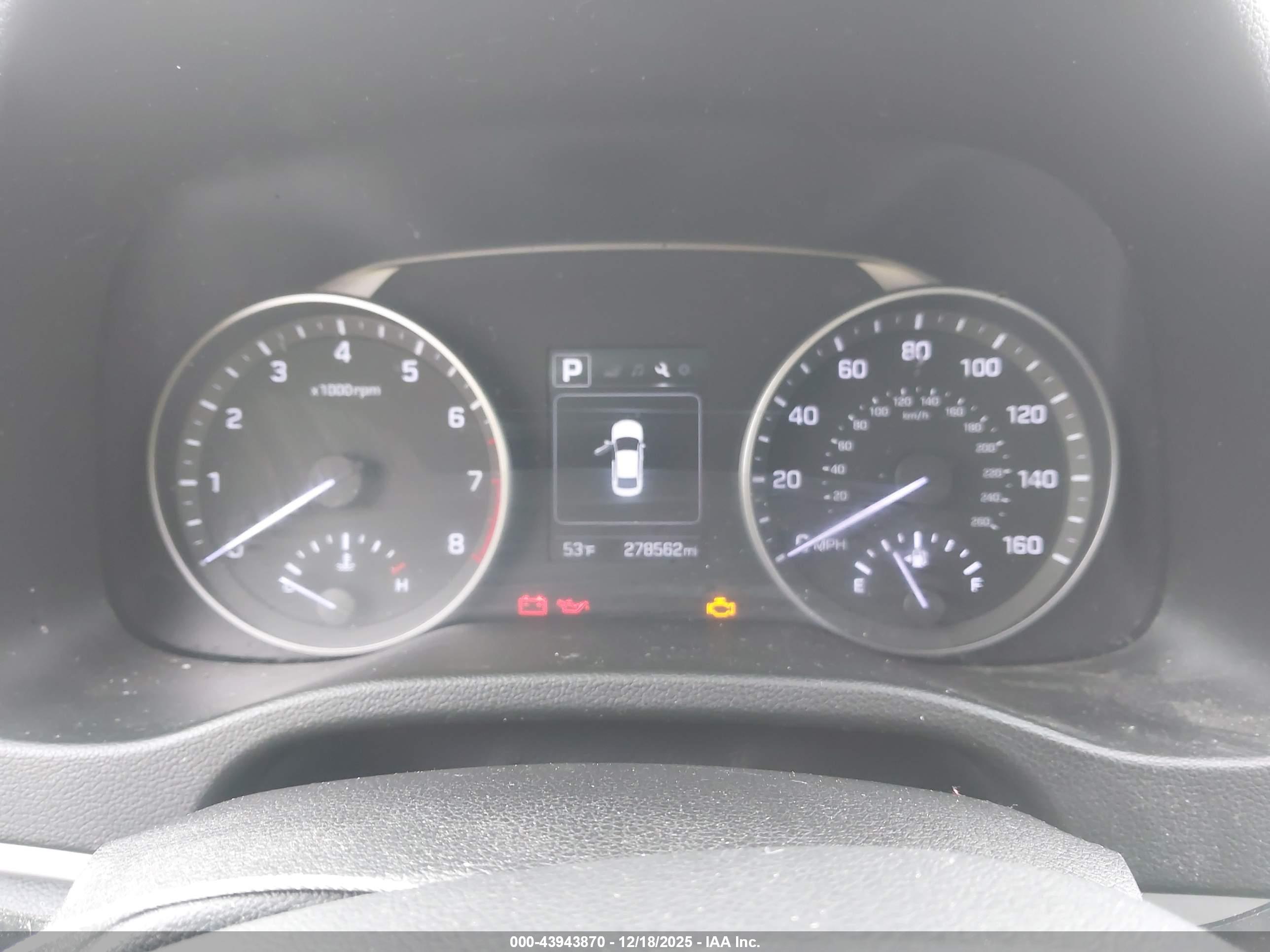 HYUNDAI ELANTRA image 7