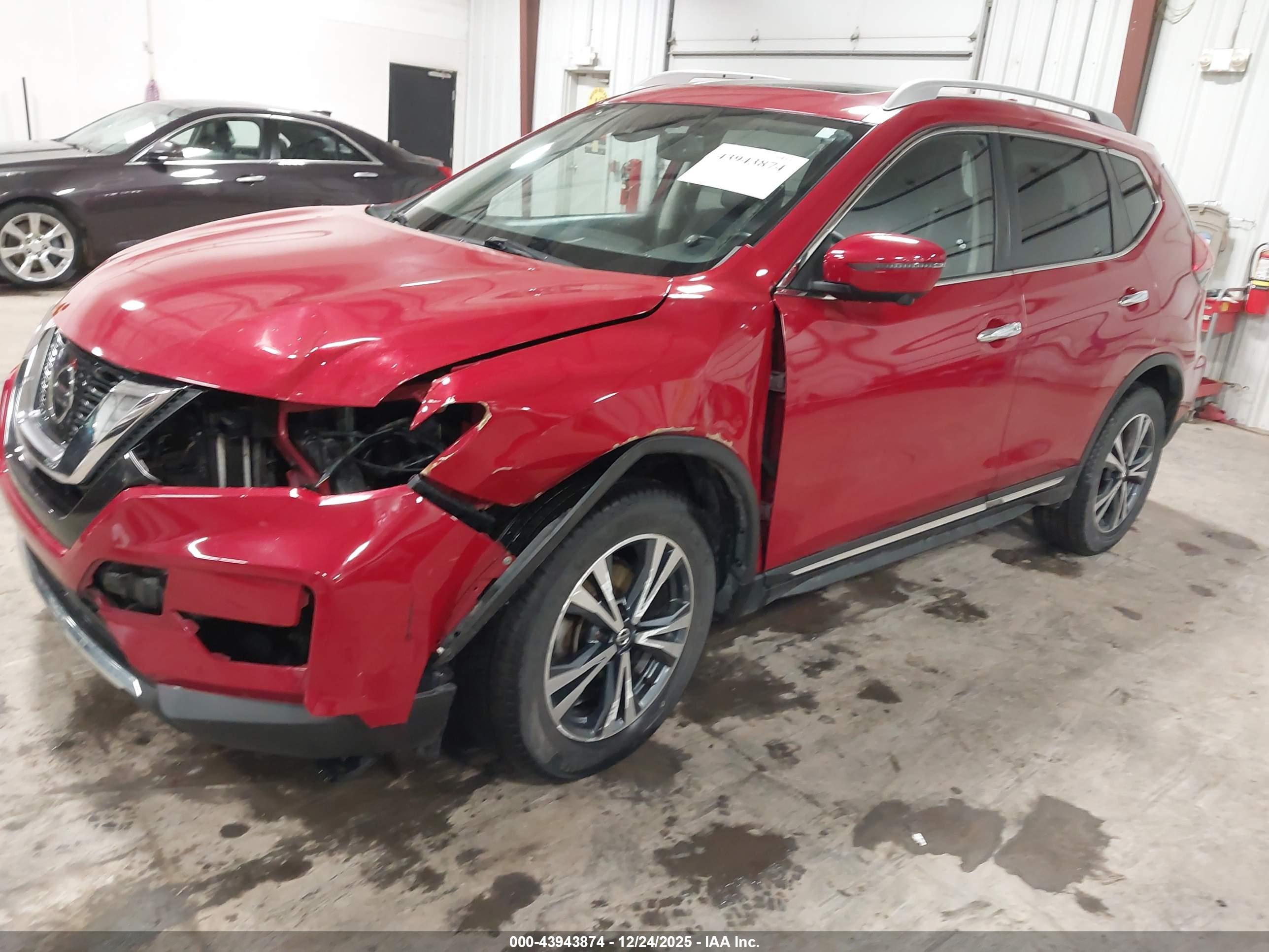 NISSAN ROGUE image 2