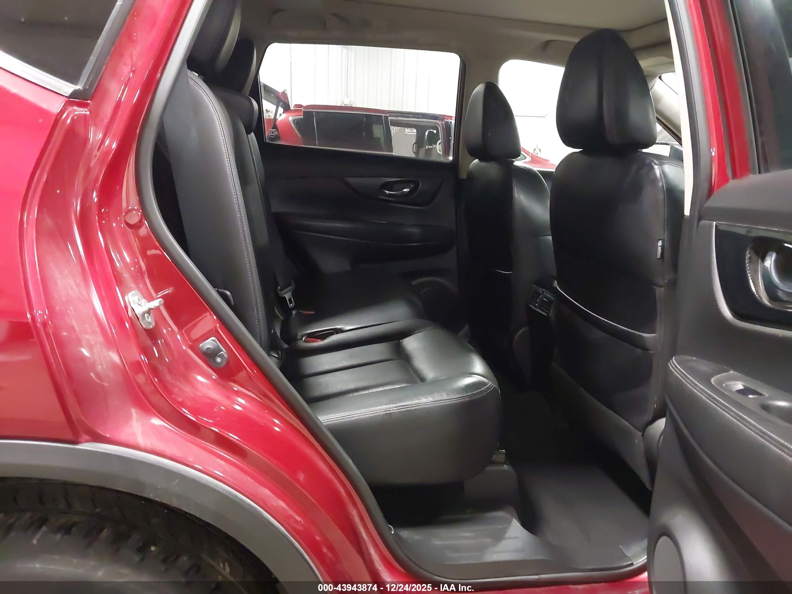 NISSAN ROGUE image 8