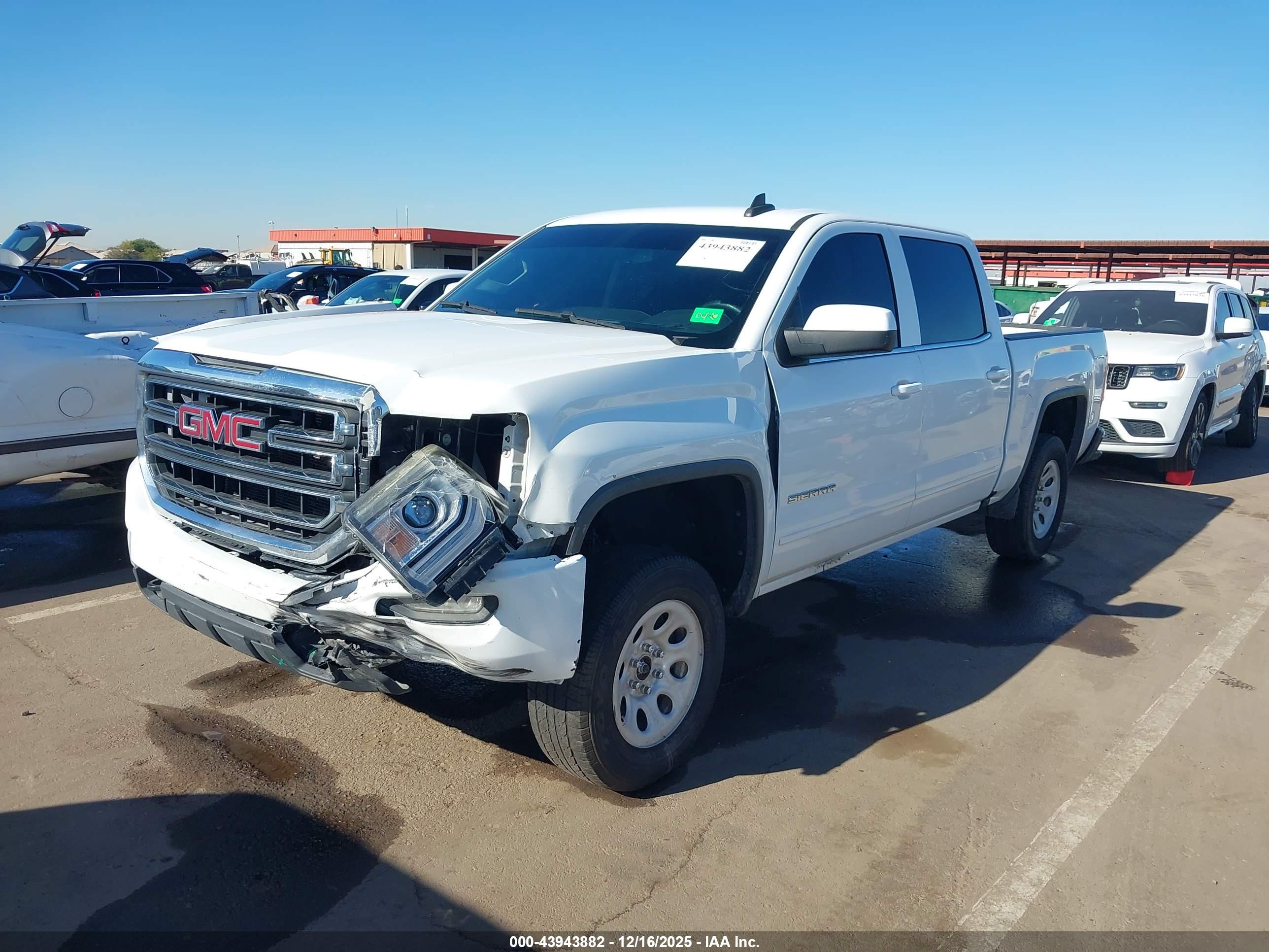 GMC SIERRA image 2