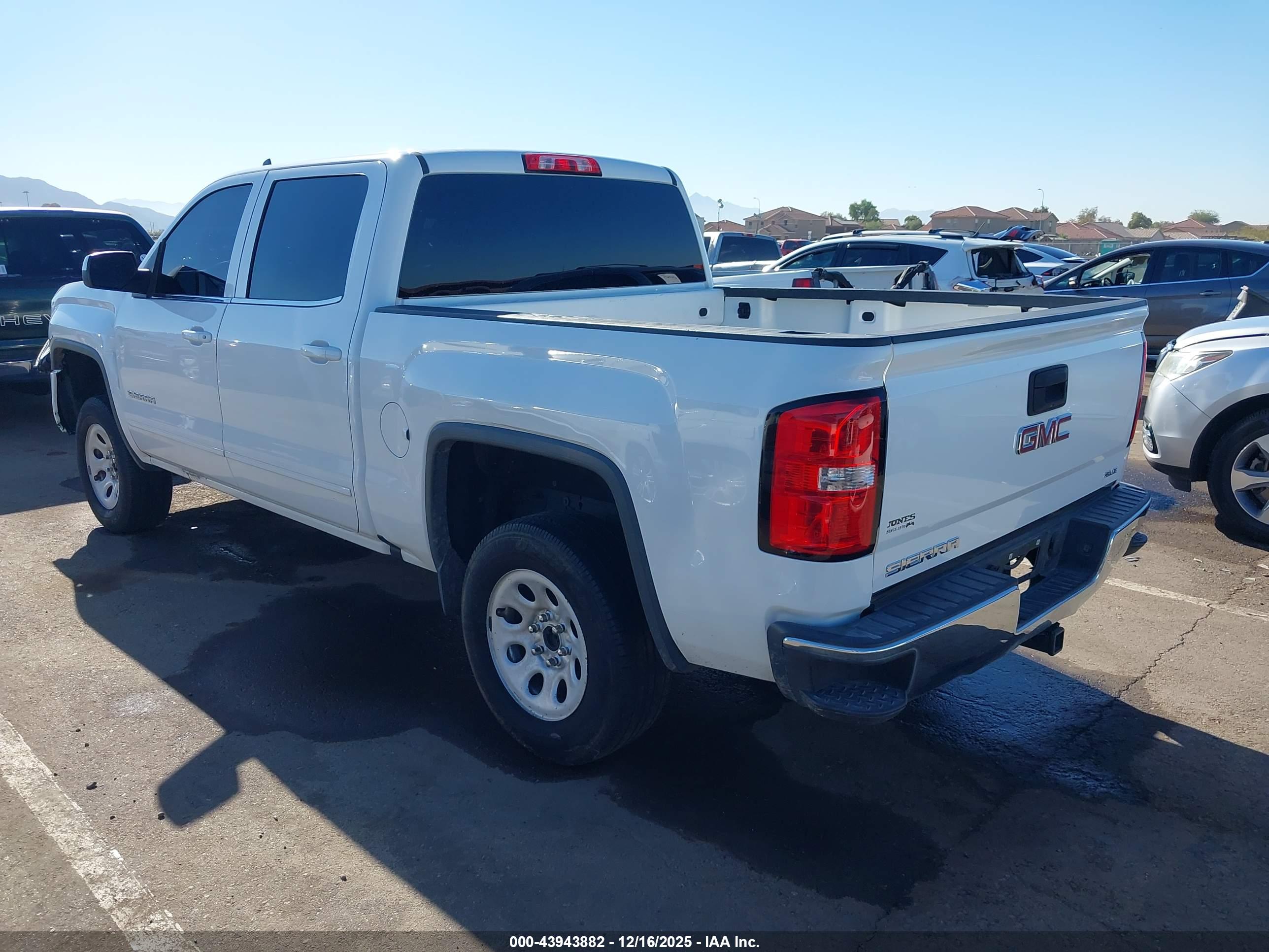 GMC SIERRA image 3
