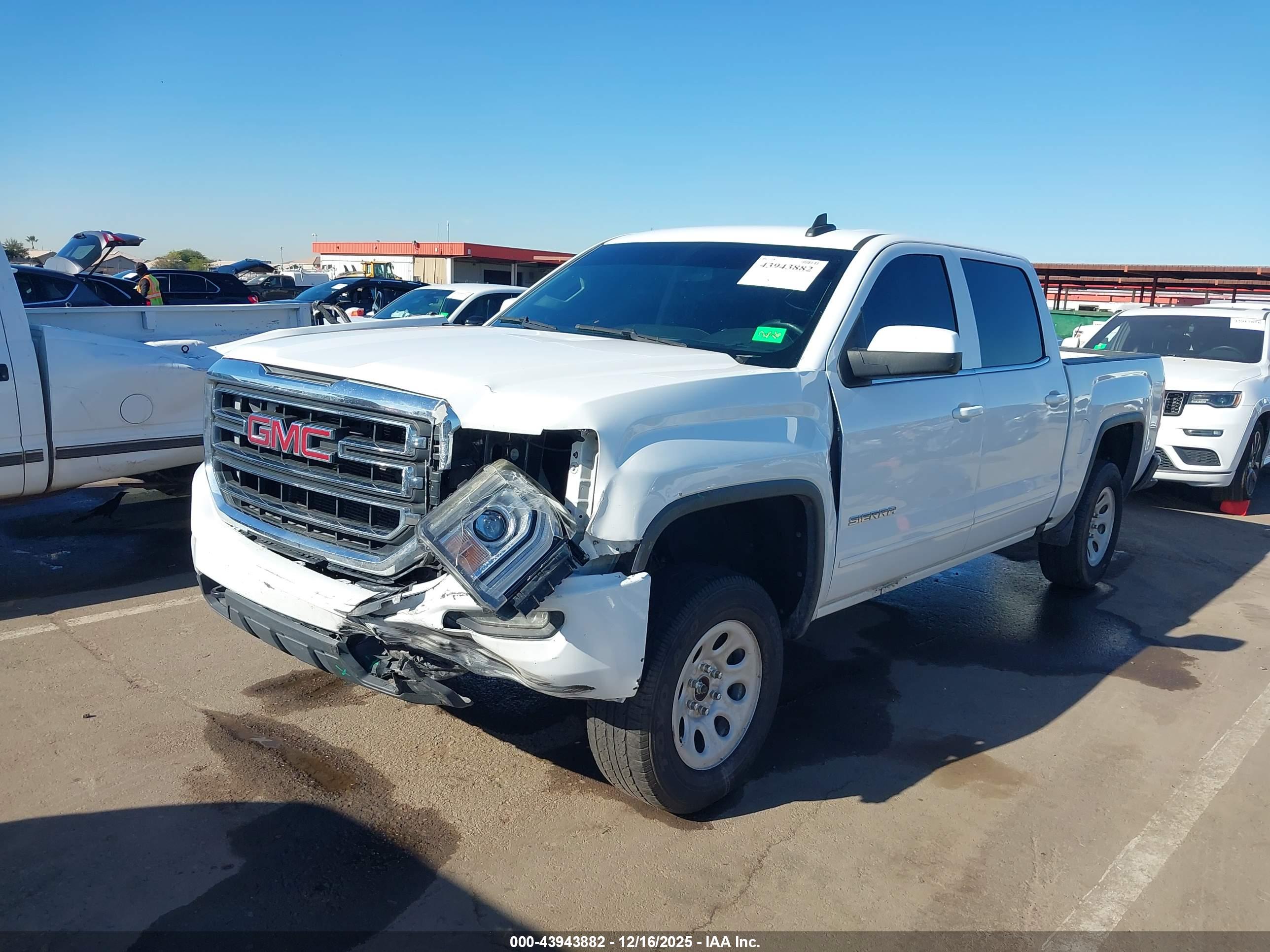 GMC SIERRA image 6