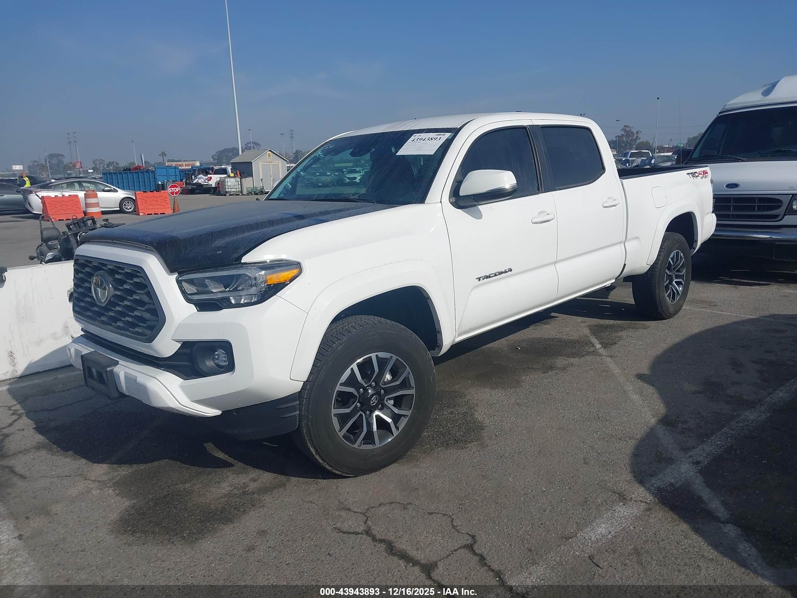 TOYOTA TACOMA image 2