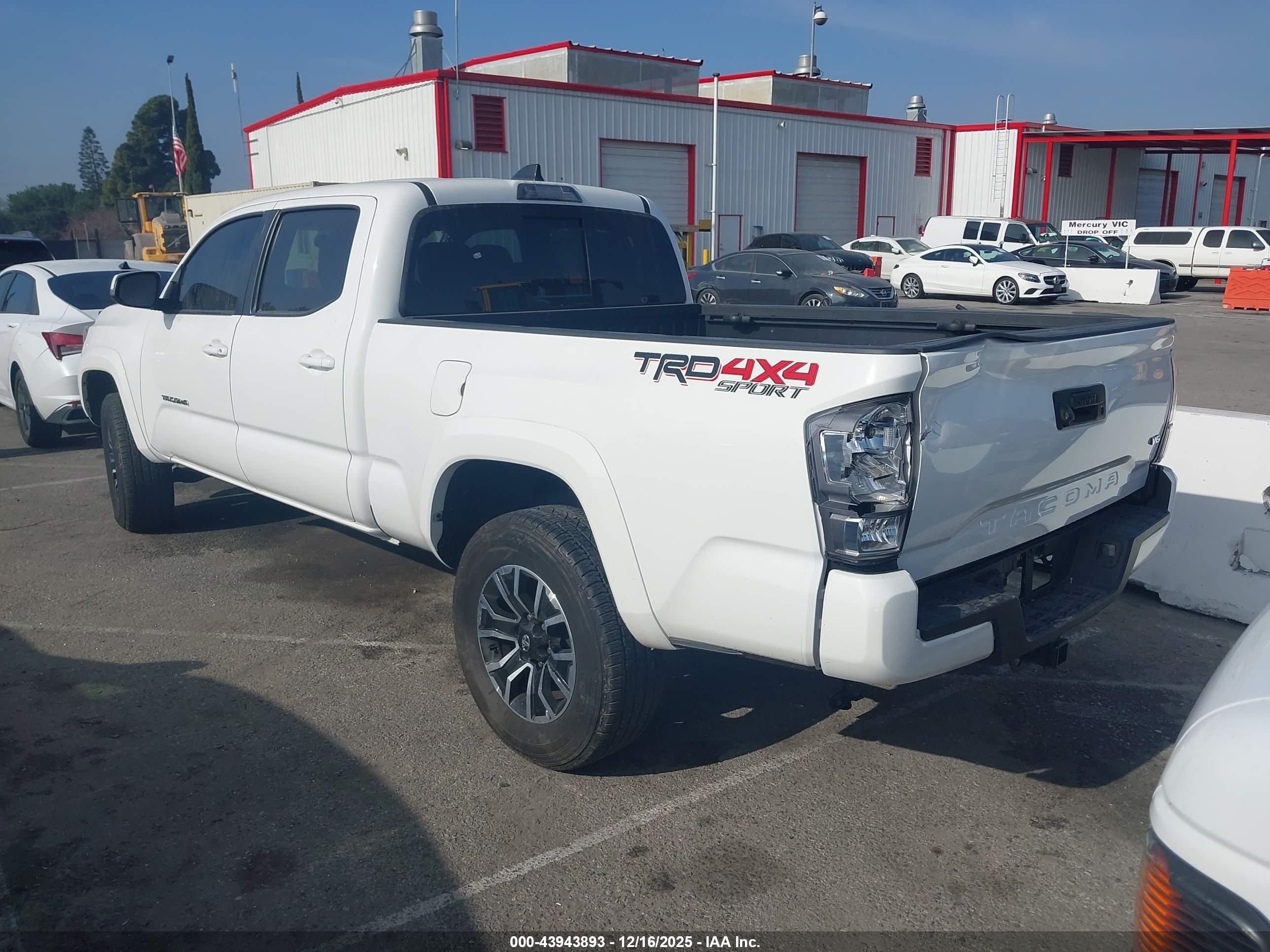 TOYOTA TACOMA image 3