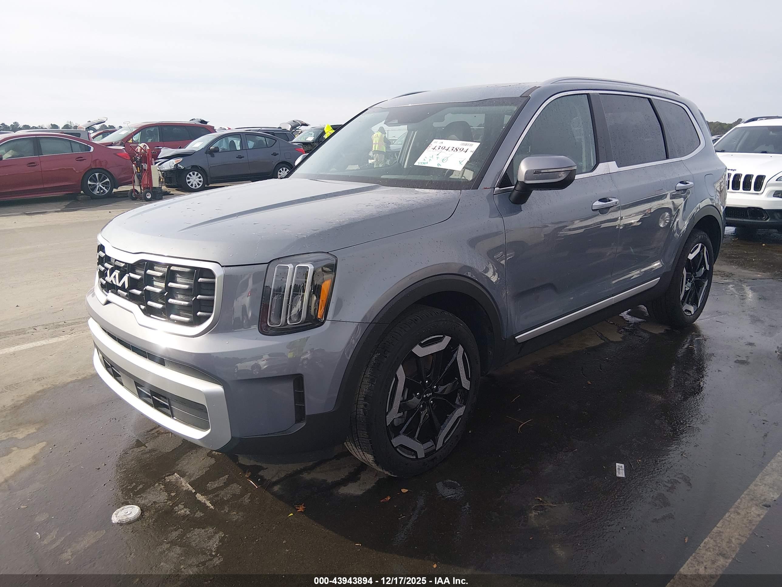 KIA TELLURIDE image 2