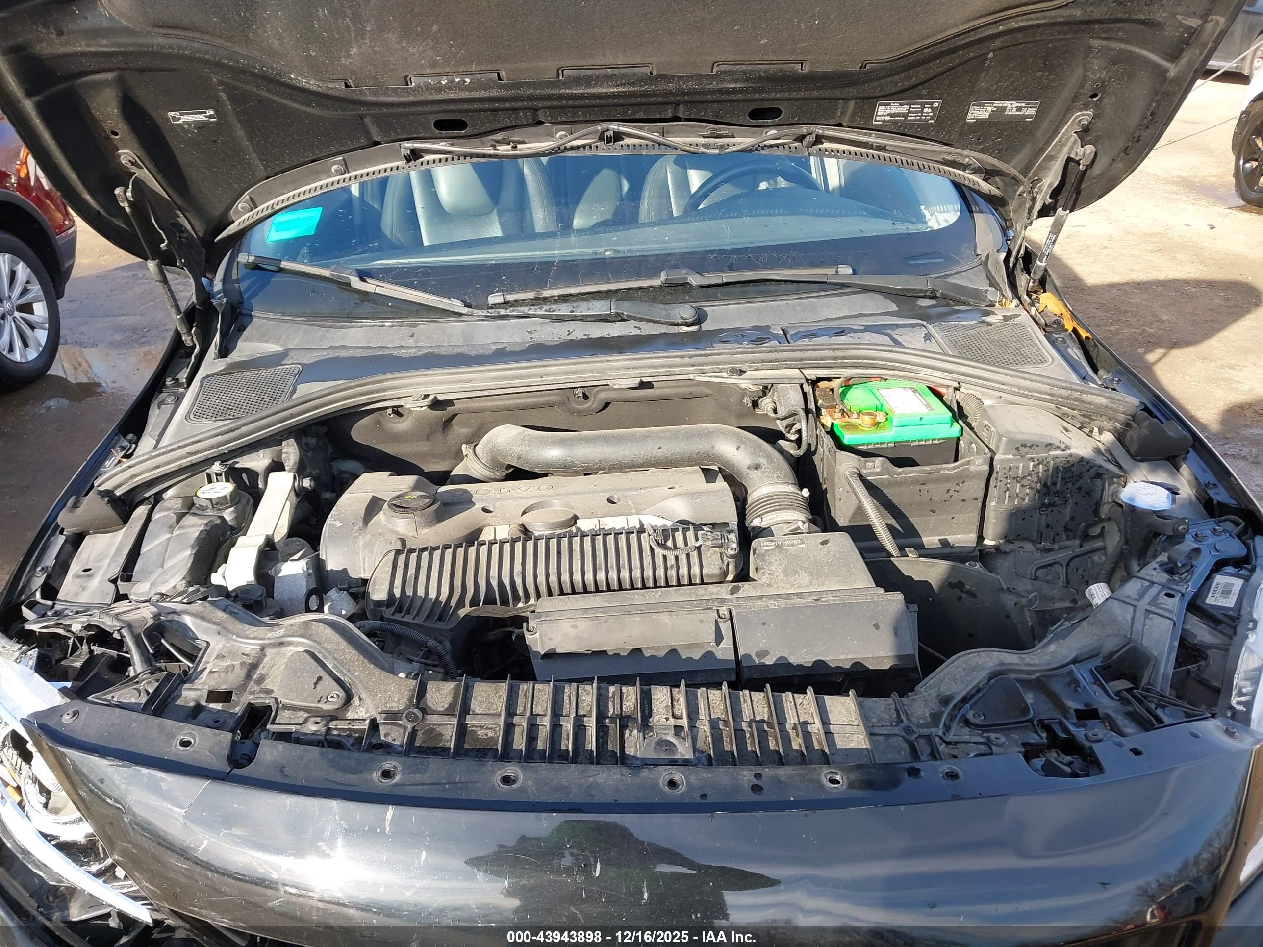 VOLVO S60 image 10