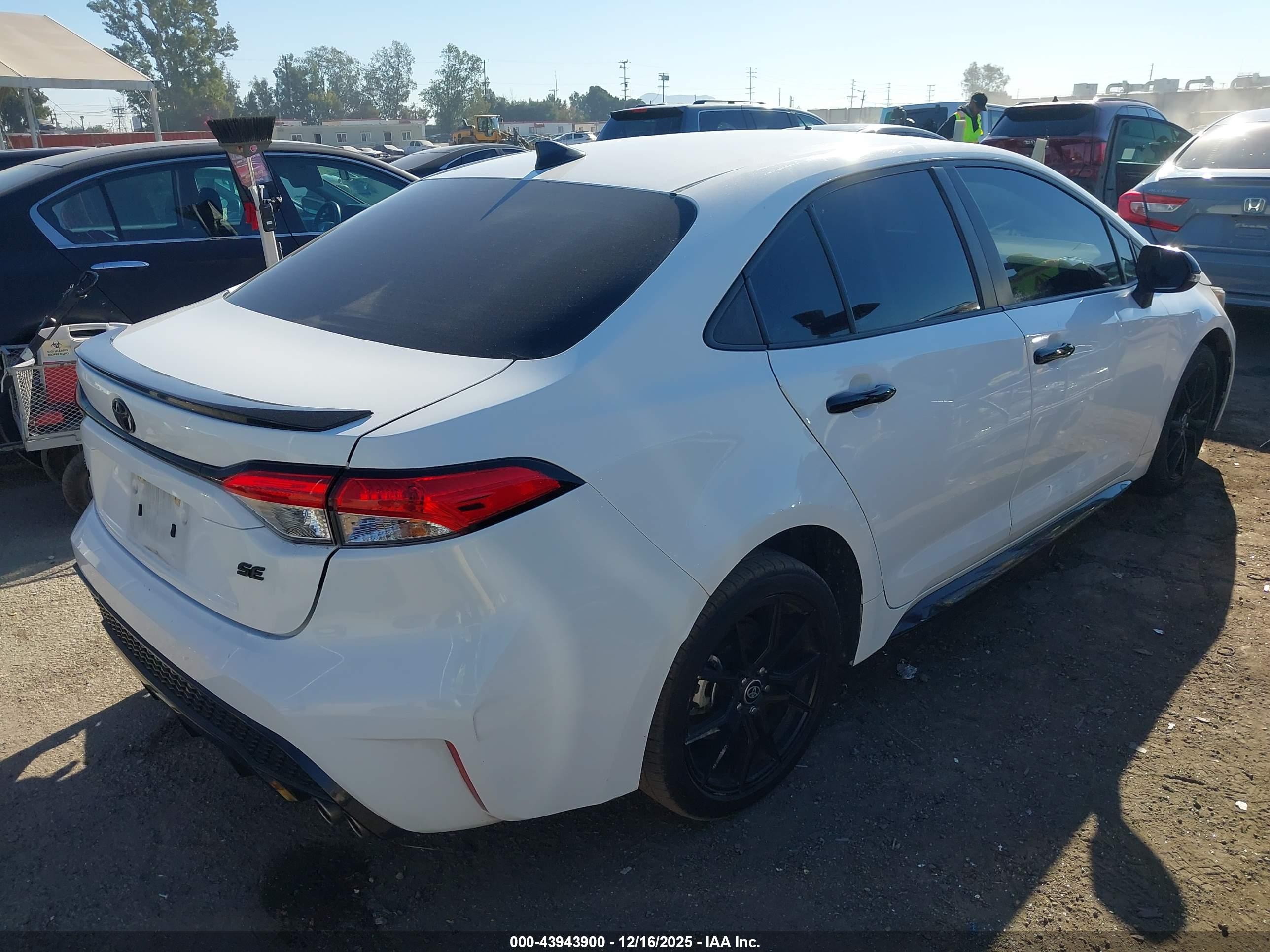TOYOTA COROLLA image 4