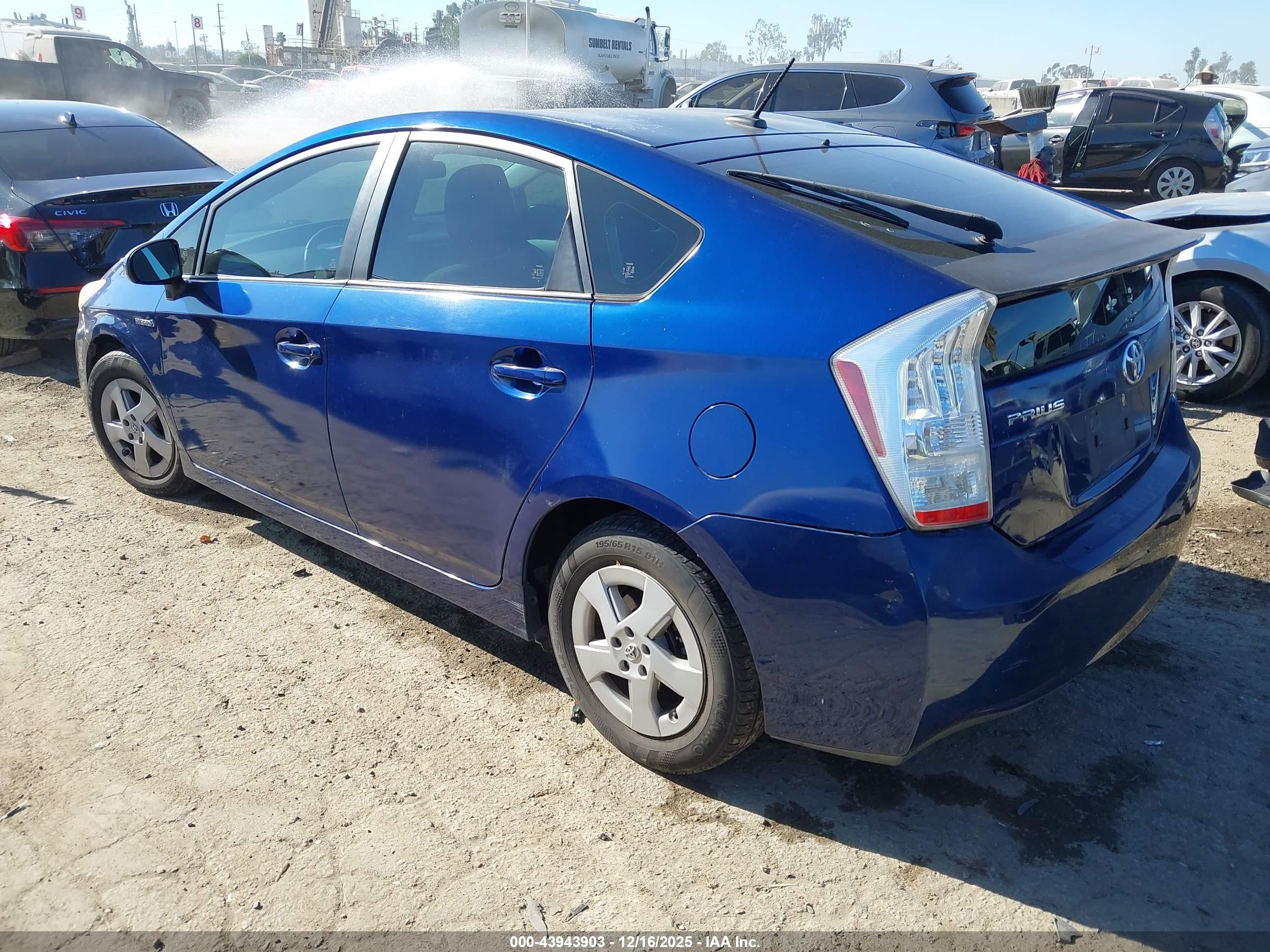 TOYOTA PRIUS image 3