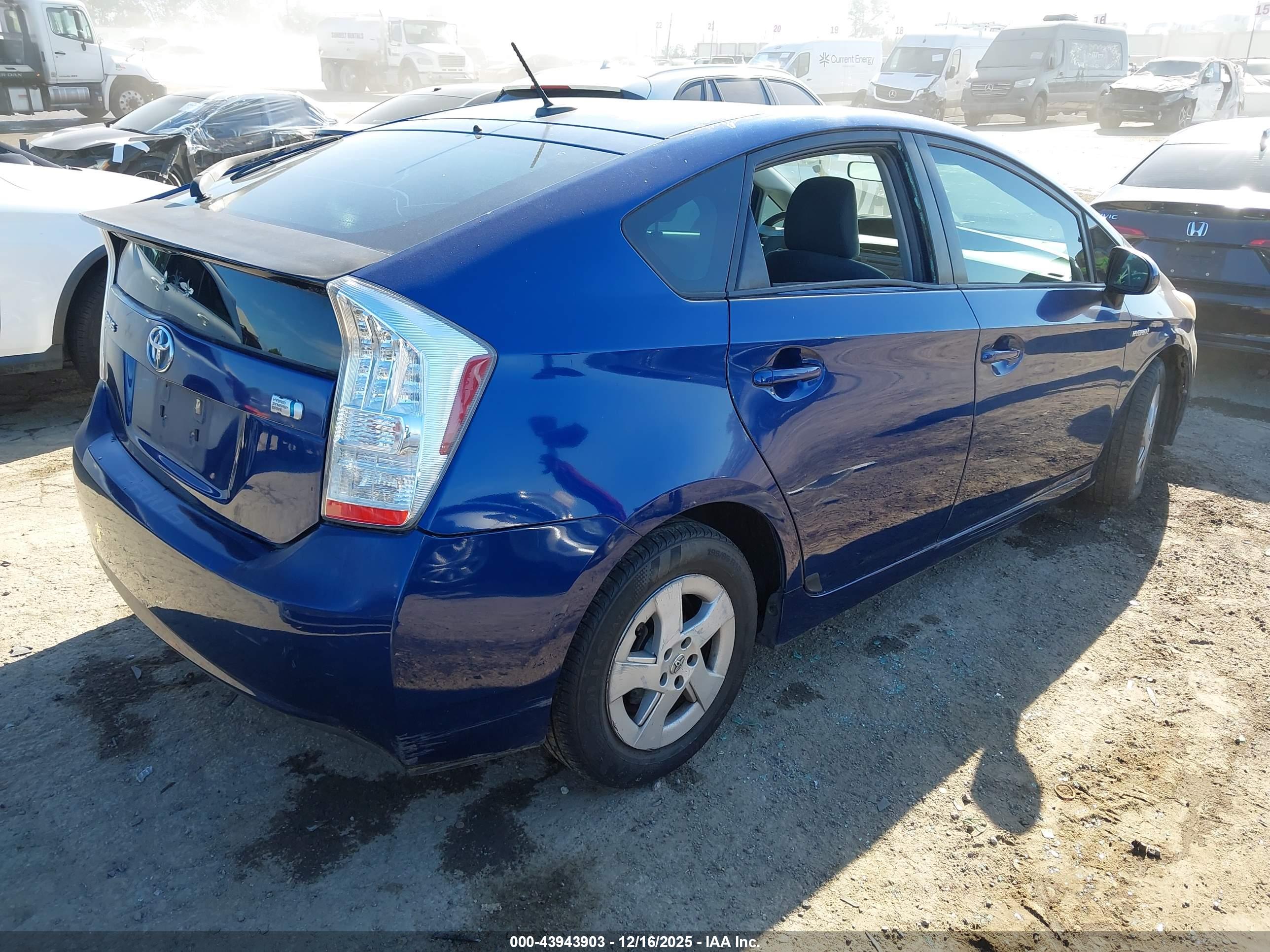 TOYOTA PRIUS image 4