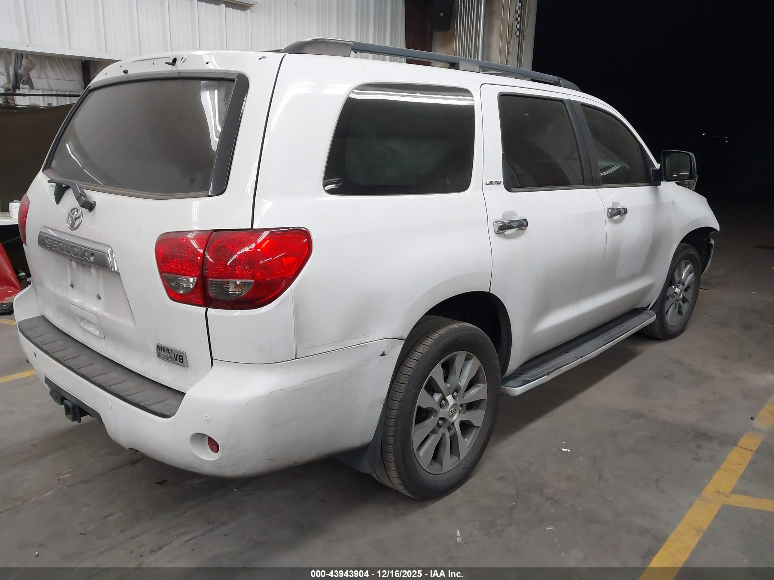TOYOTA SEQUOIA image 4