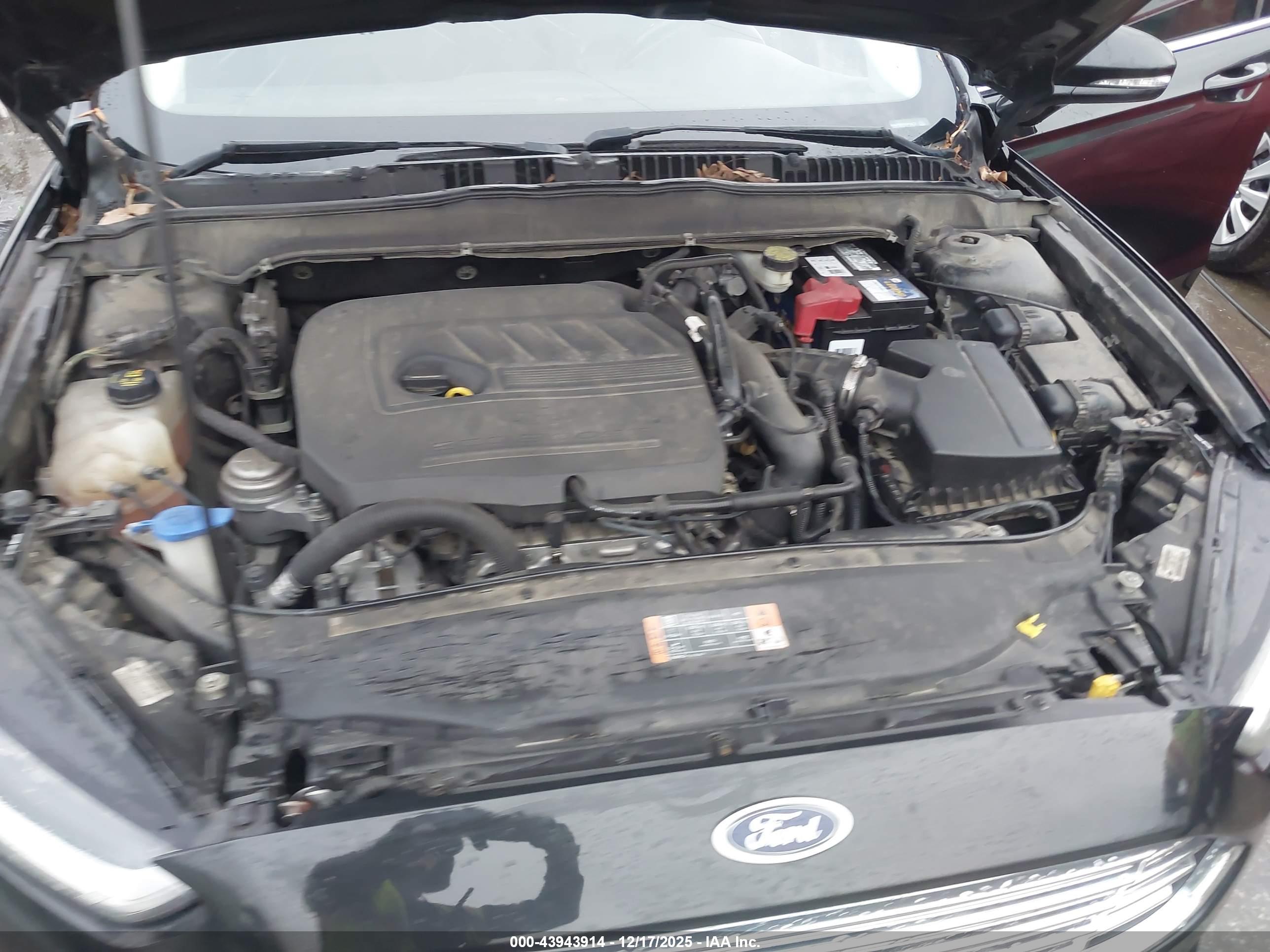 FORD FUSION image 10