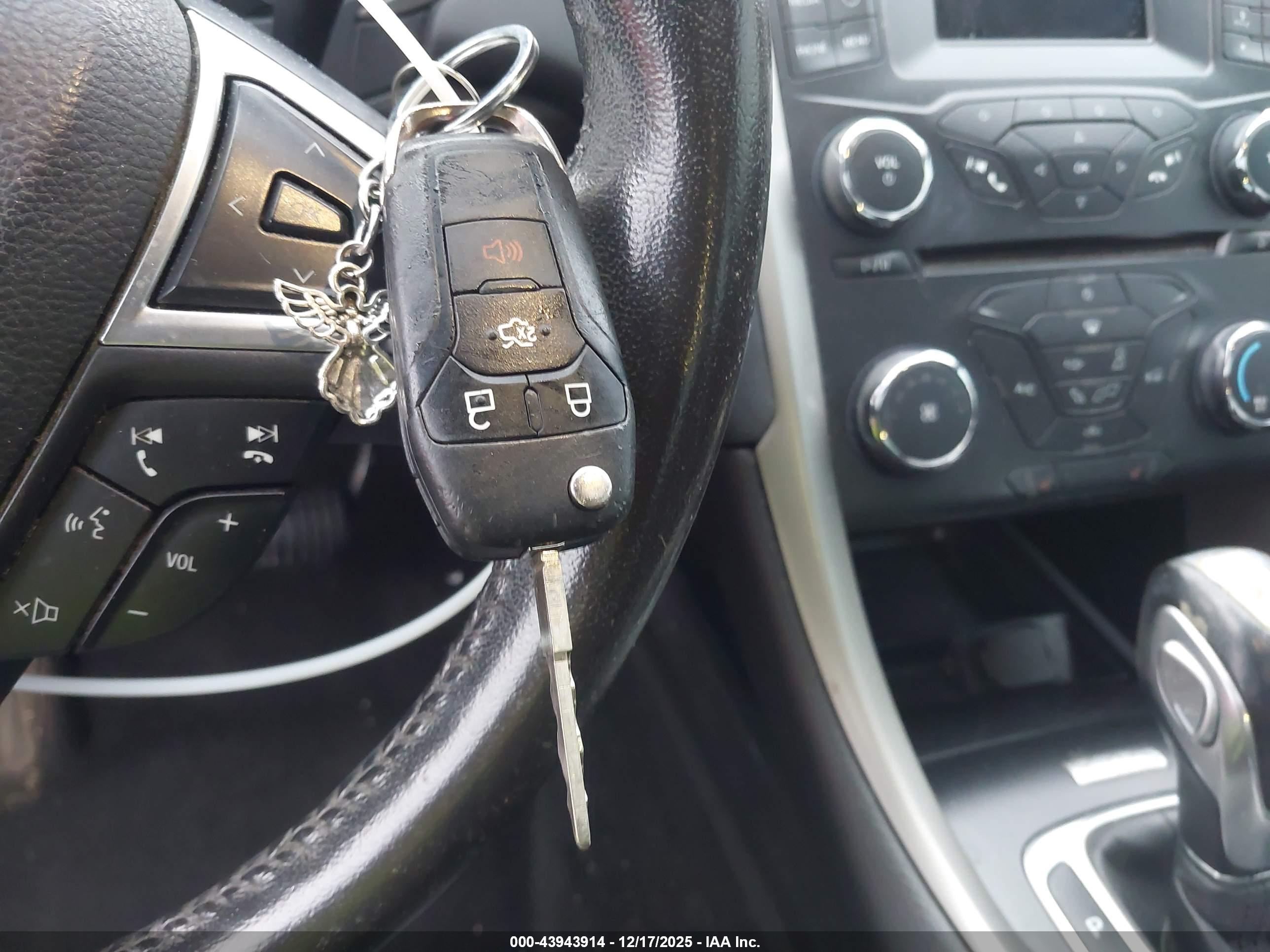 FORD FUSION image 11