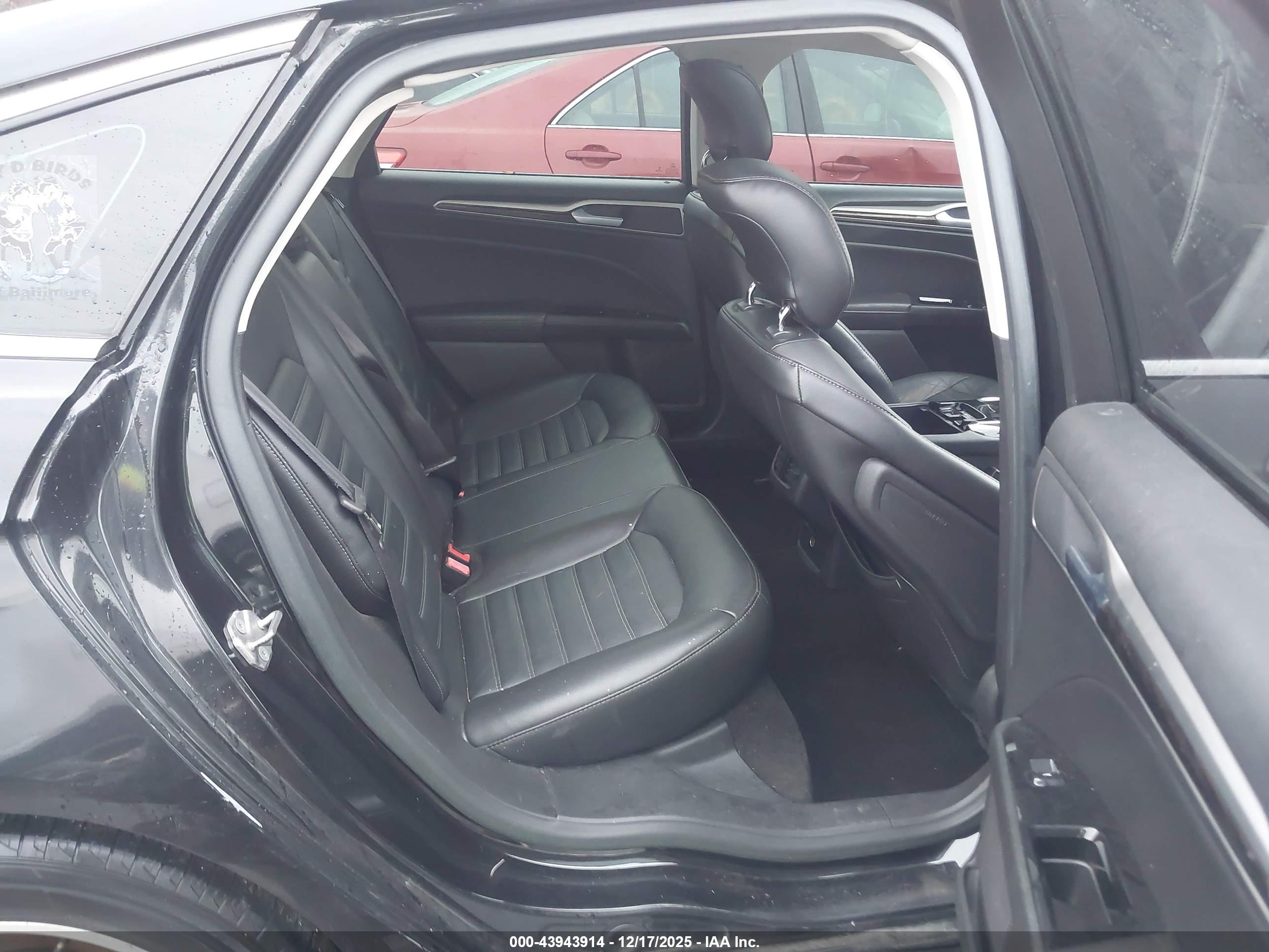FORD FUSION image 8