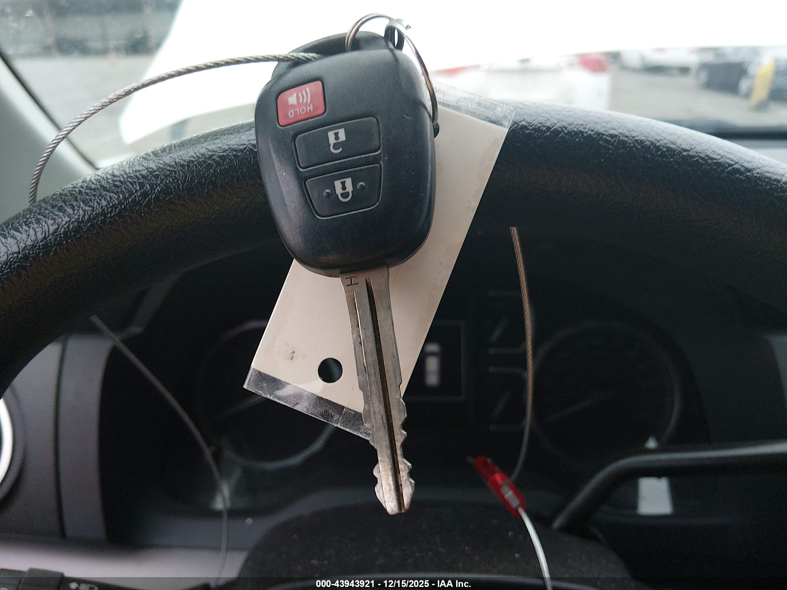 TOYOTA TUNDRA image 11