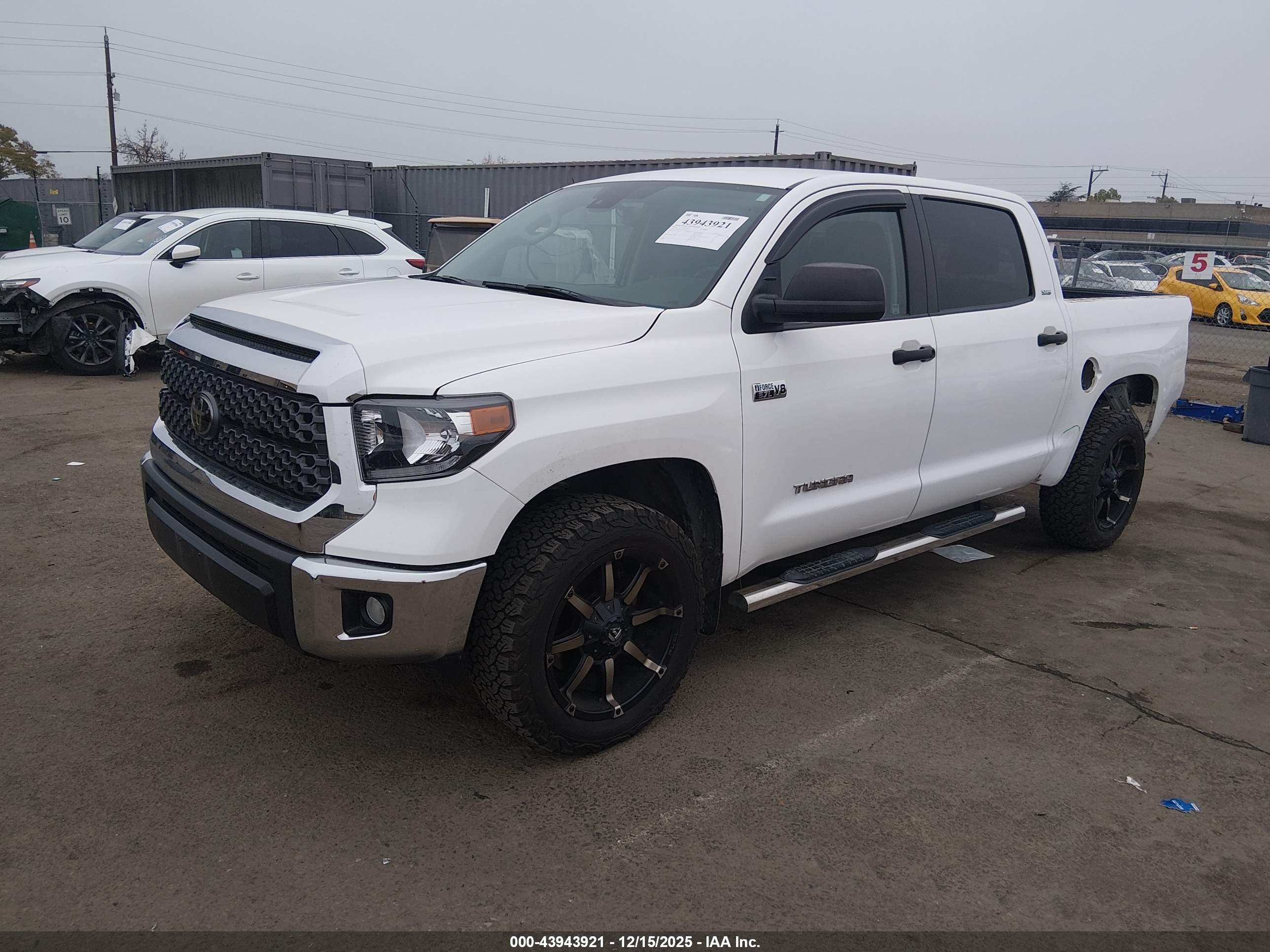 TOYOTA TUNDRA image 2