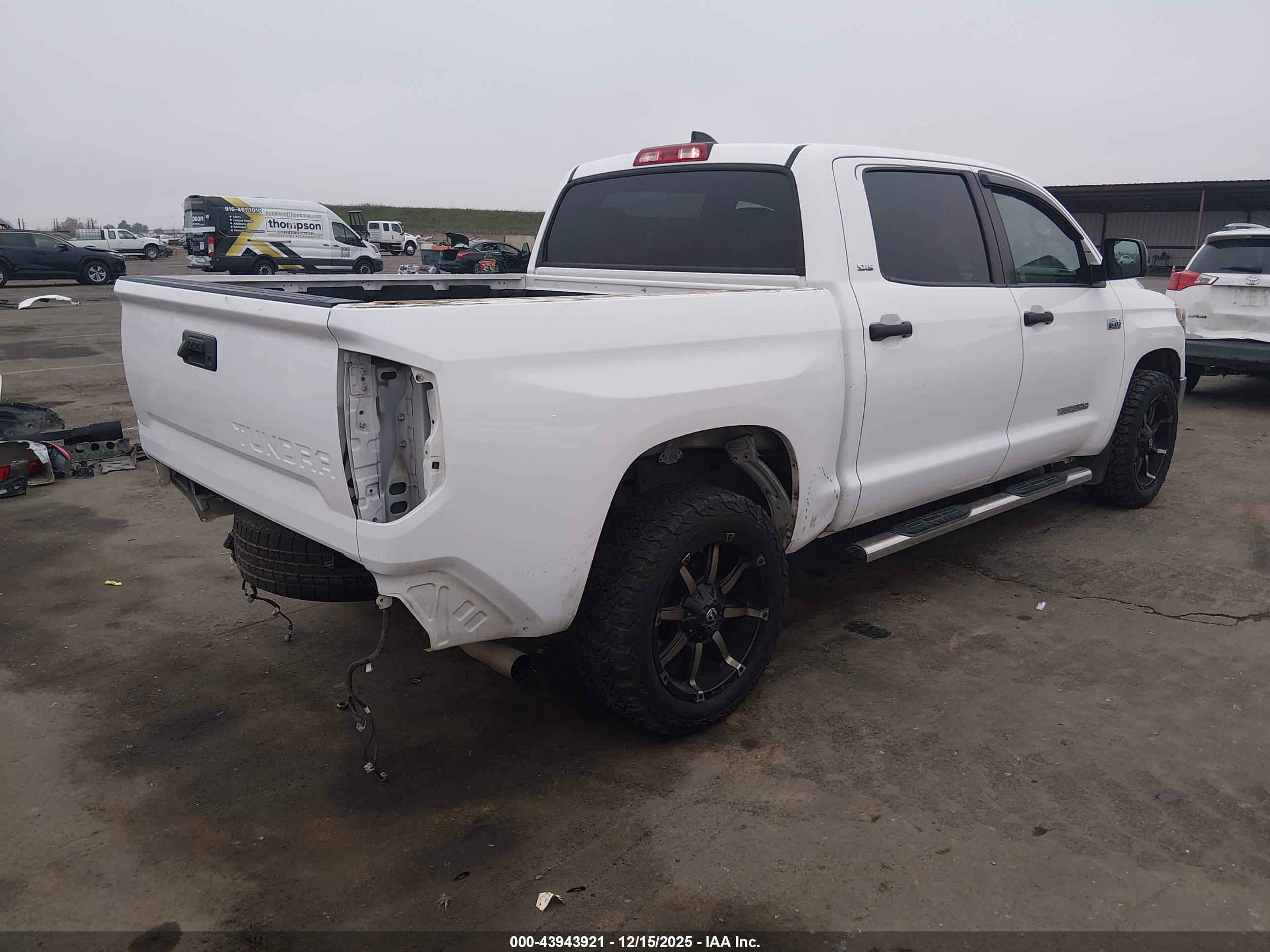 TOYOTA TUNDRA image 4
