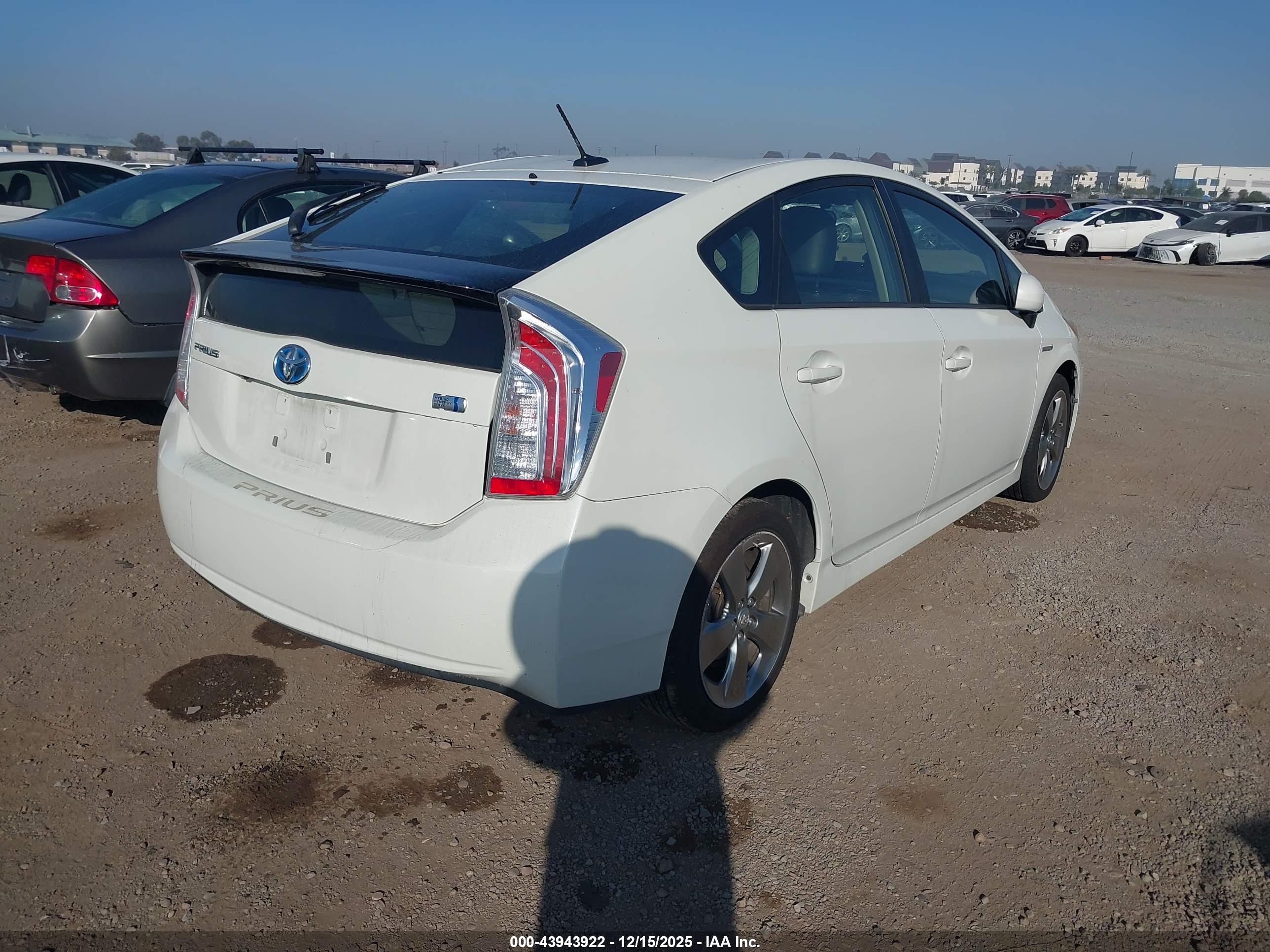 TOYOTA PRIUS image 4