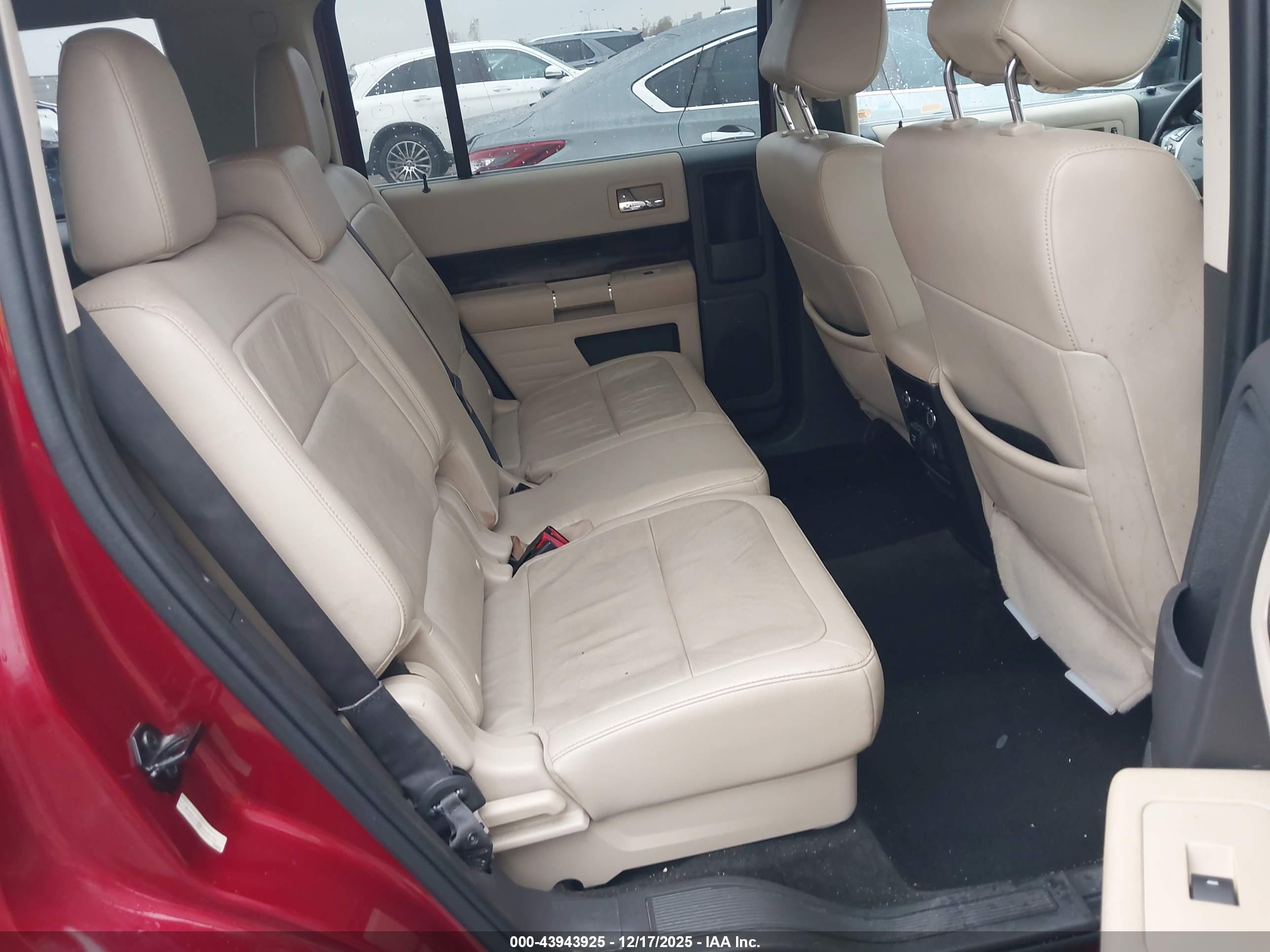 FORD FLEX image 8