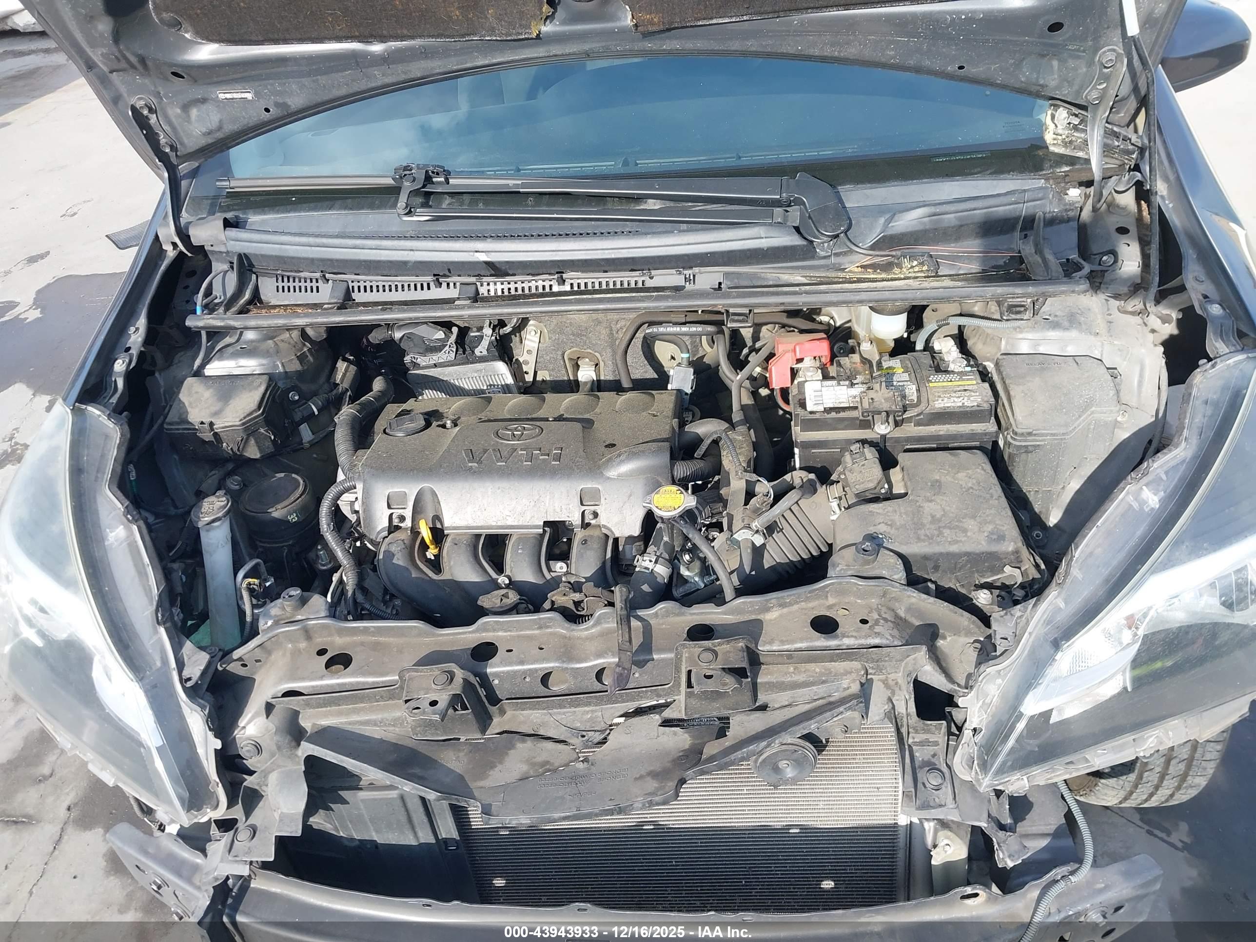 TOYOTA YARIS image 10