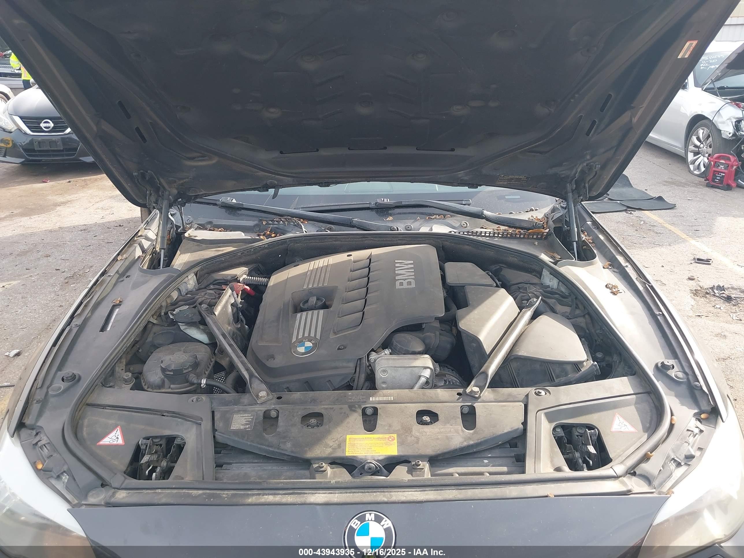 BMW 528I image 10