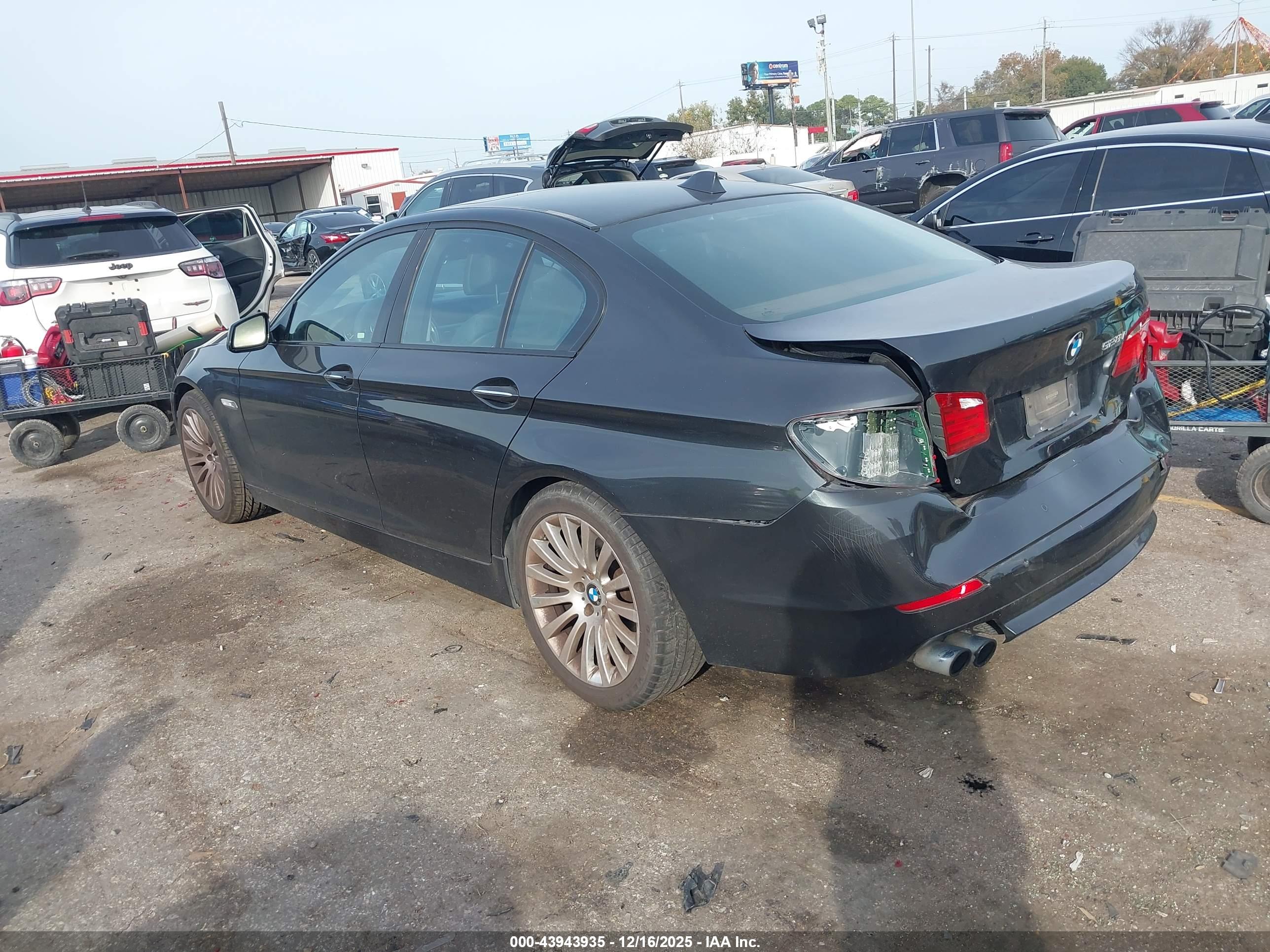 BMW 528I image 3