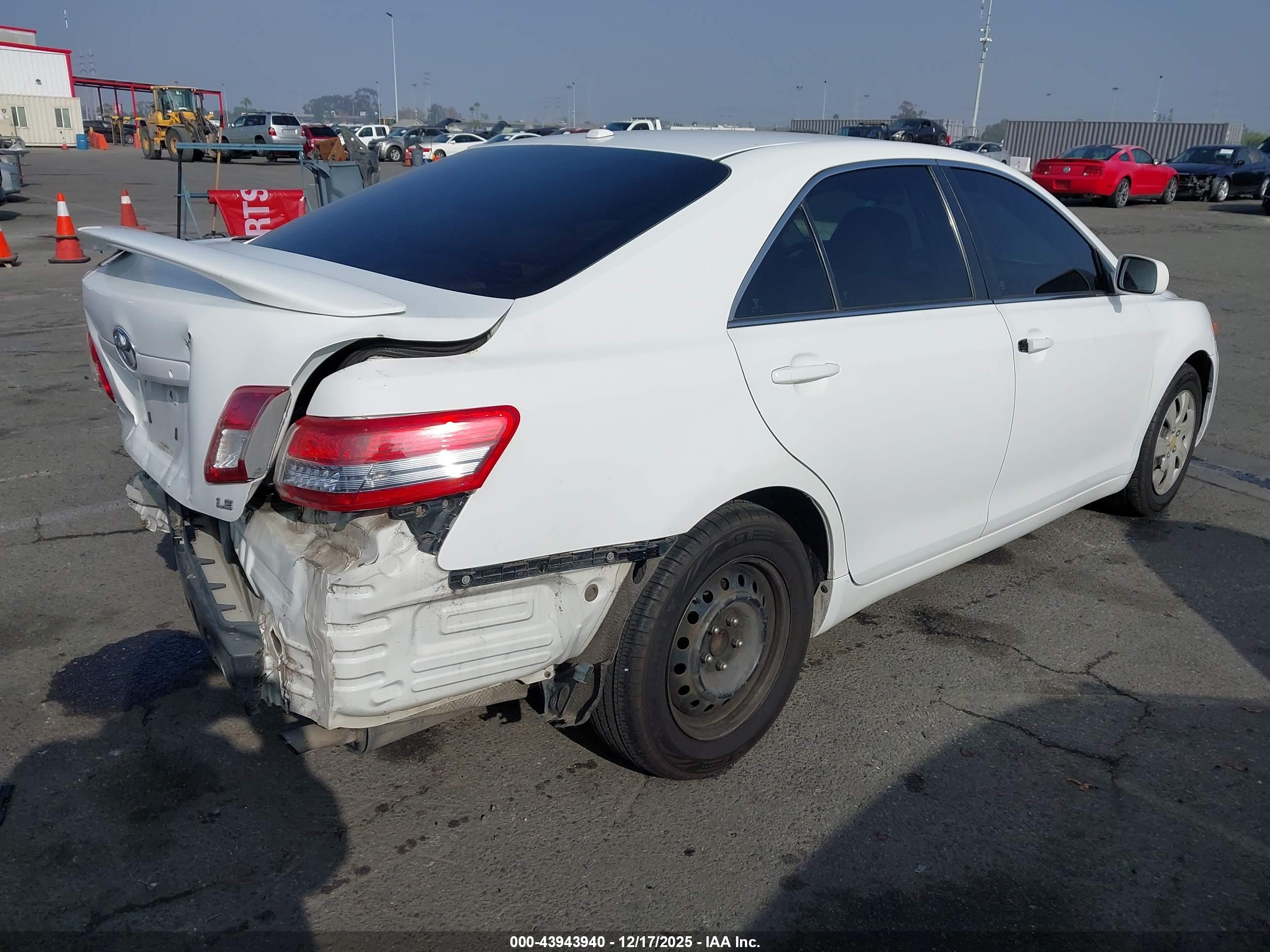 TOYOTA CAMRY image 4