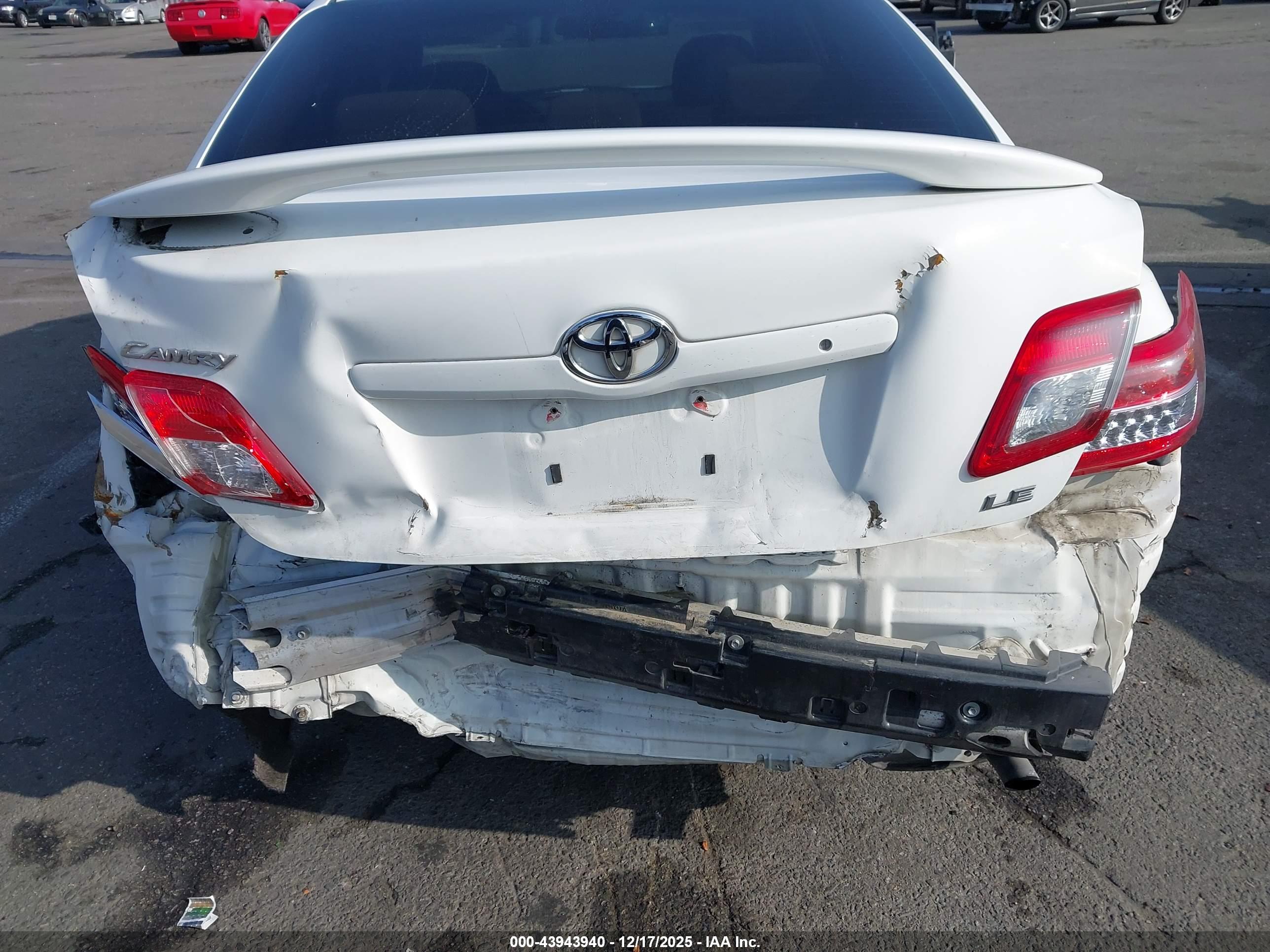 TOYOTA CAMRY image 6