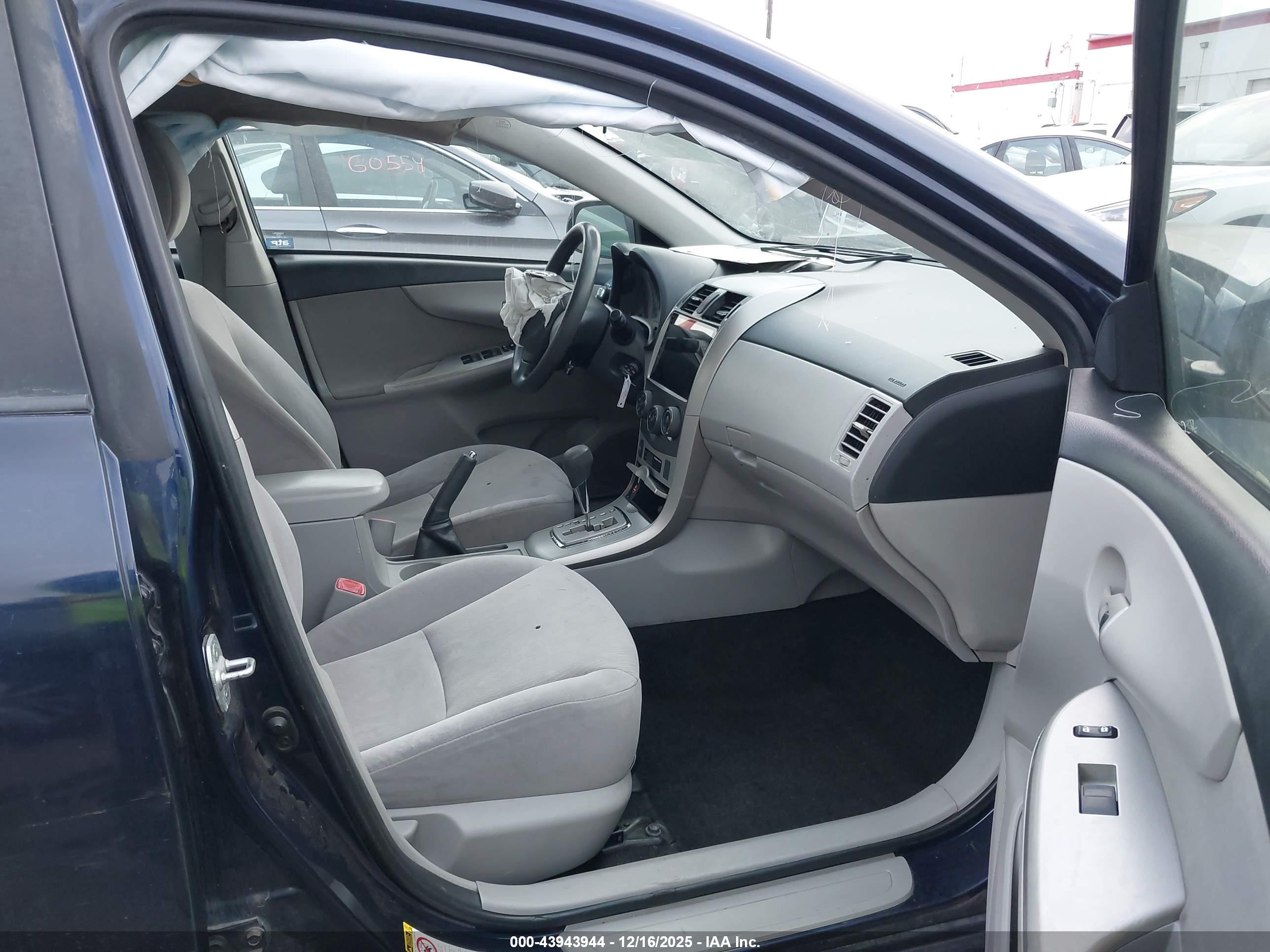TOYOTA COROLLA image 5