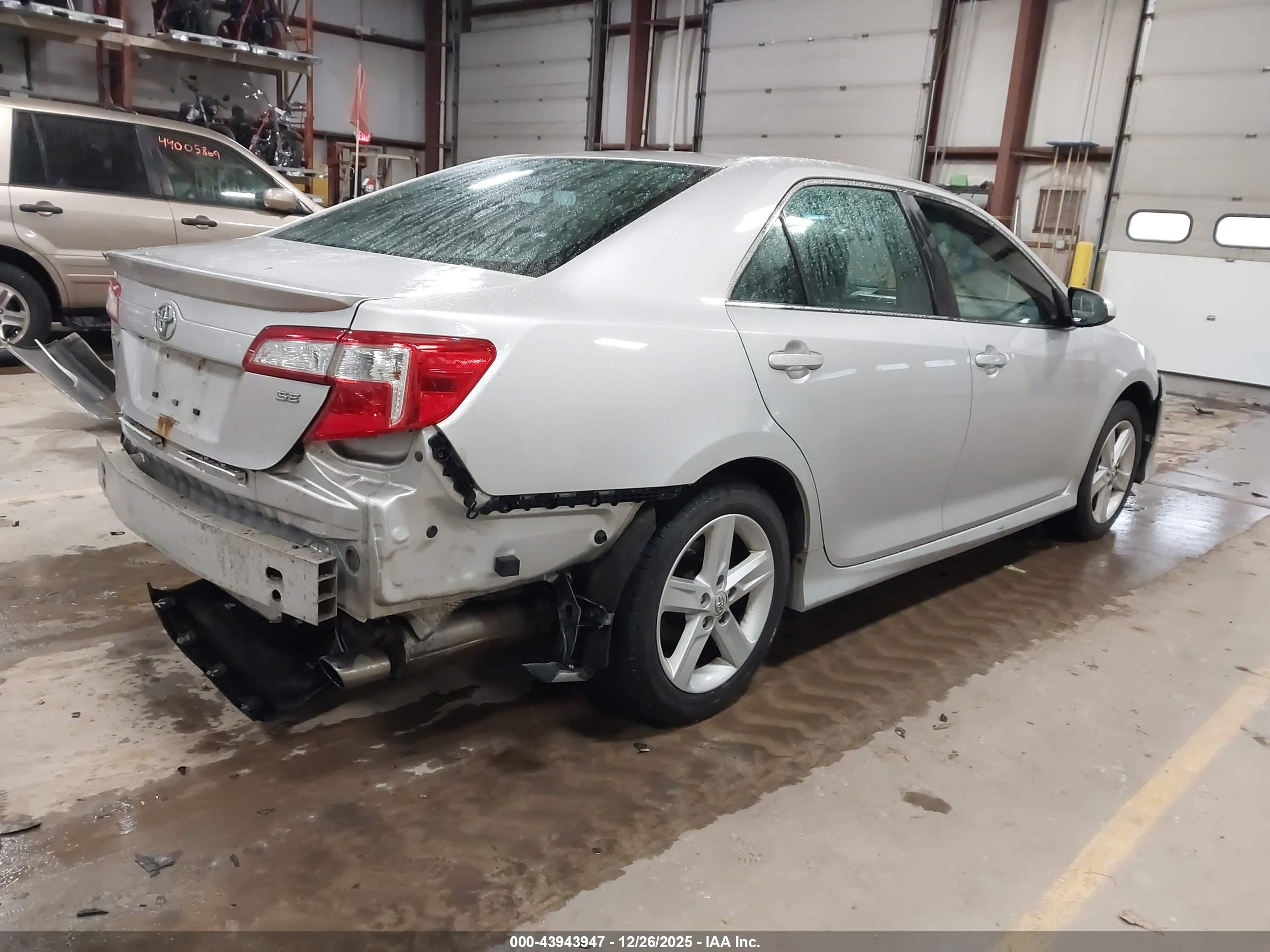 TOYOTA CAMRY image 4