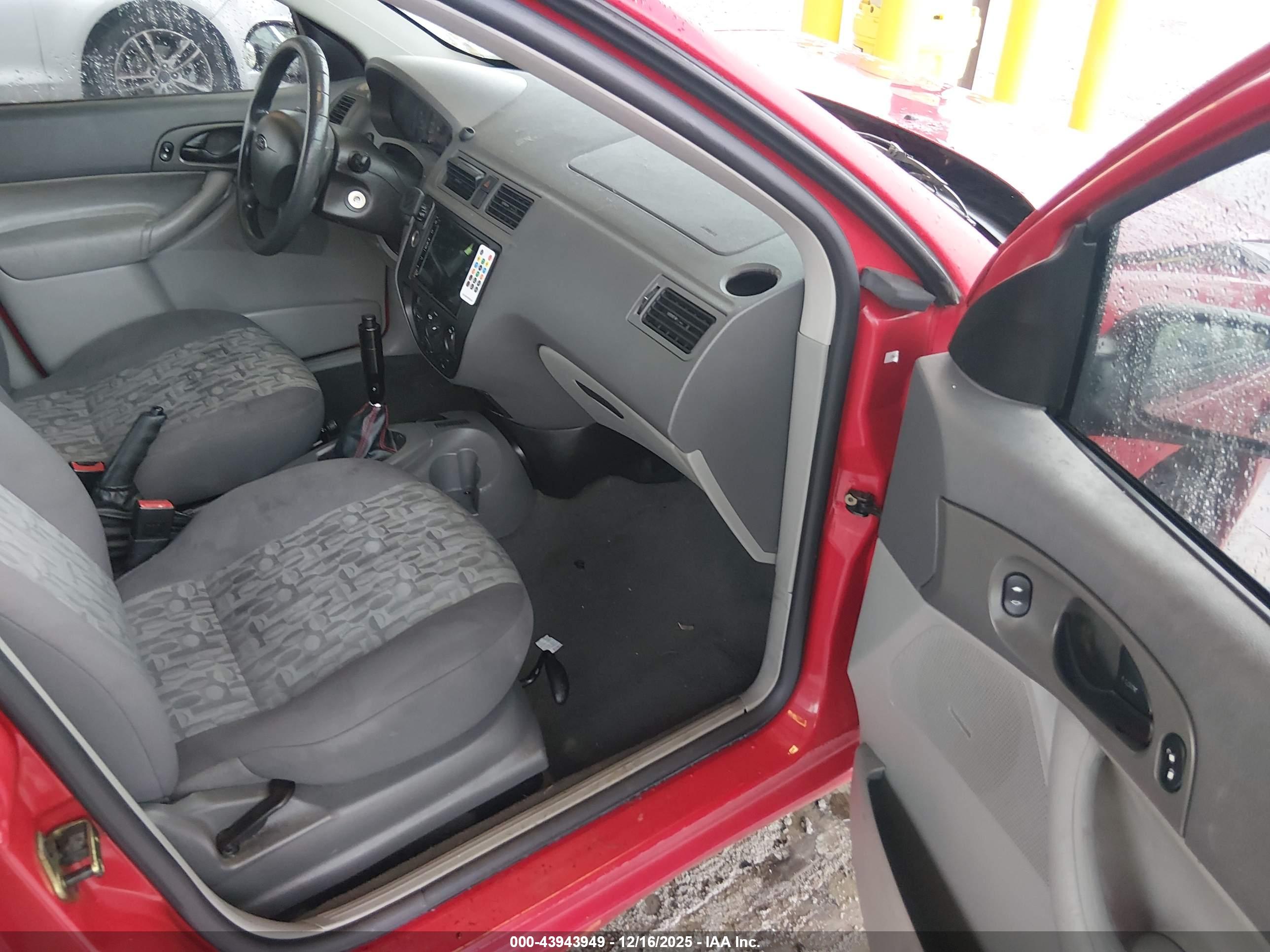 FORD FOCUS image 5