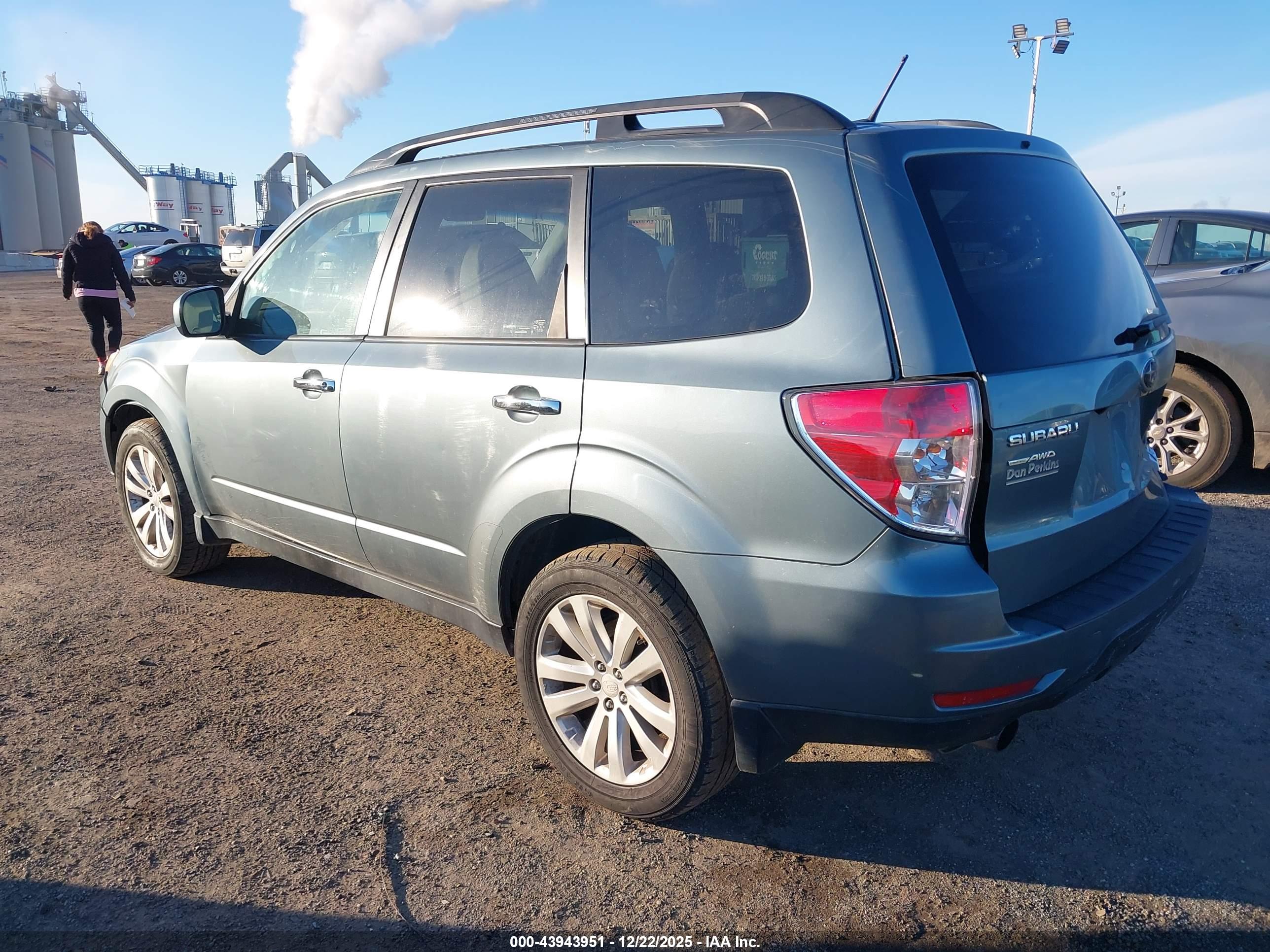 SUBARU FORESTER image 3