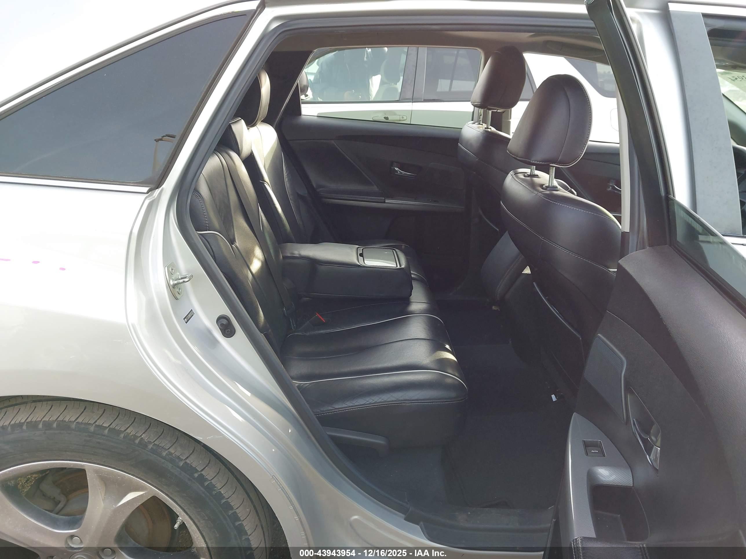 TOYOTA VENZA image 5