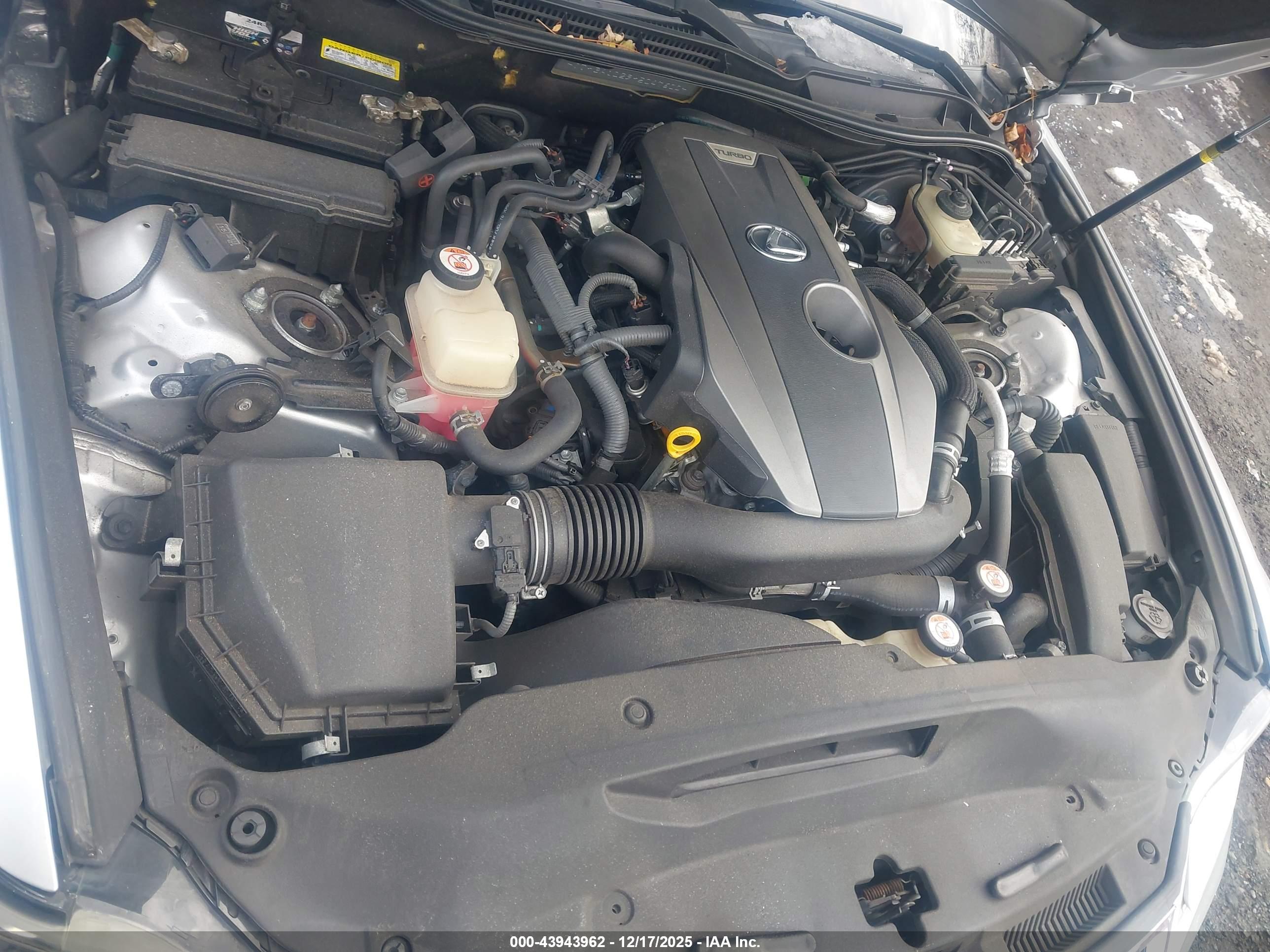 LEXUS IS image 10