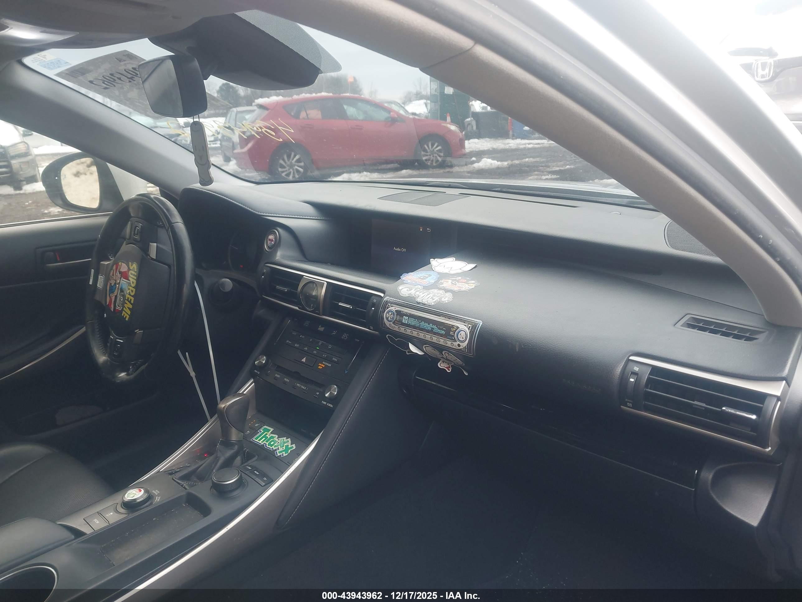 LEXUS IS image 5
