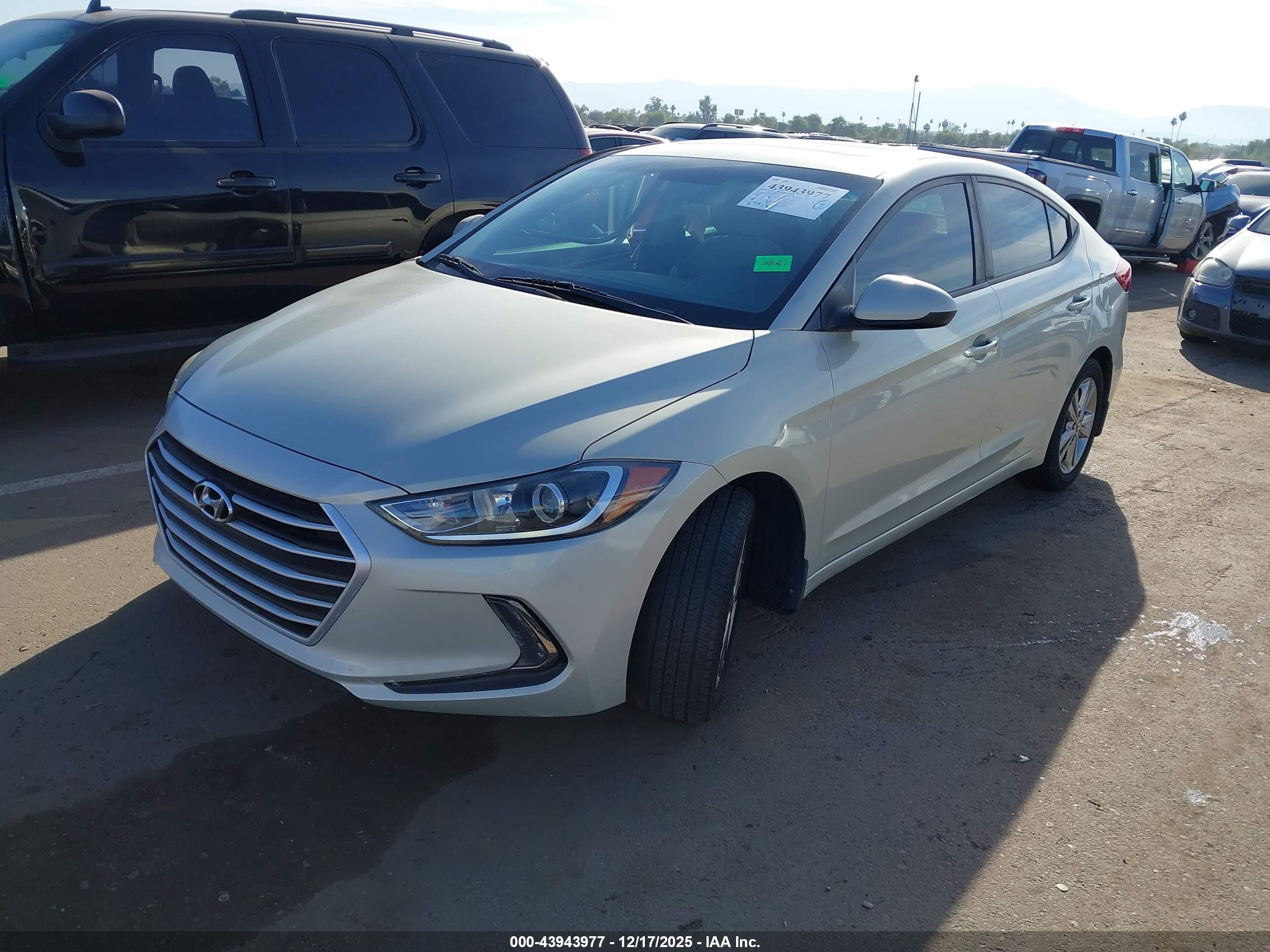 HYUNDAI ELANTRA image 2