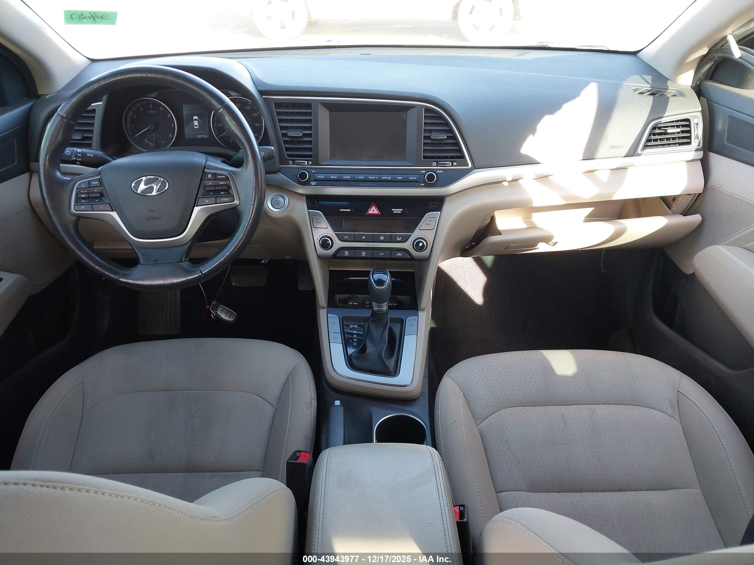 HYUNDAI ELANTRA image 5