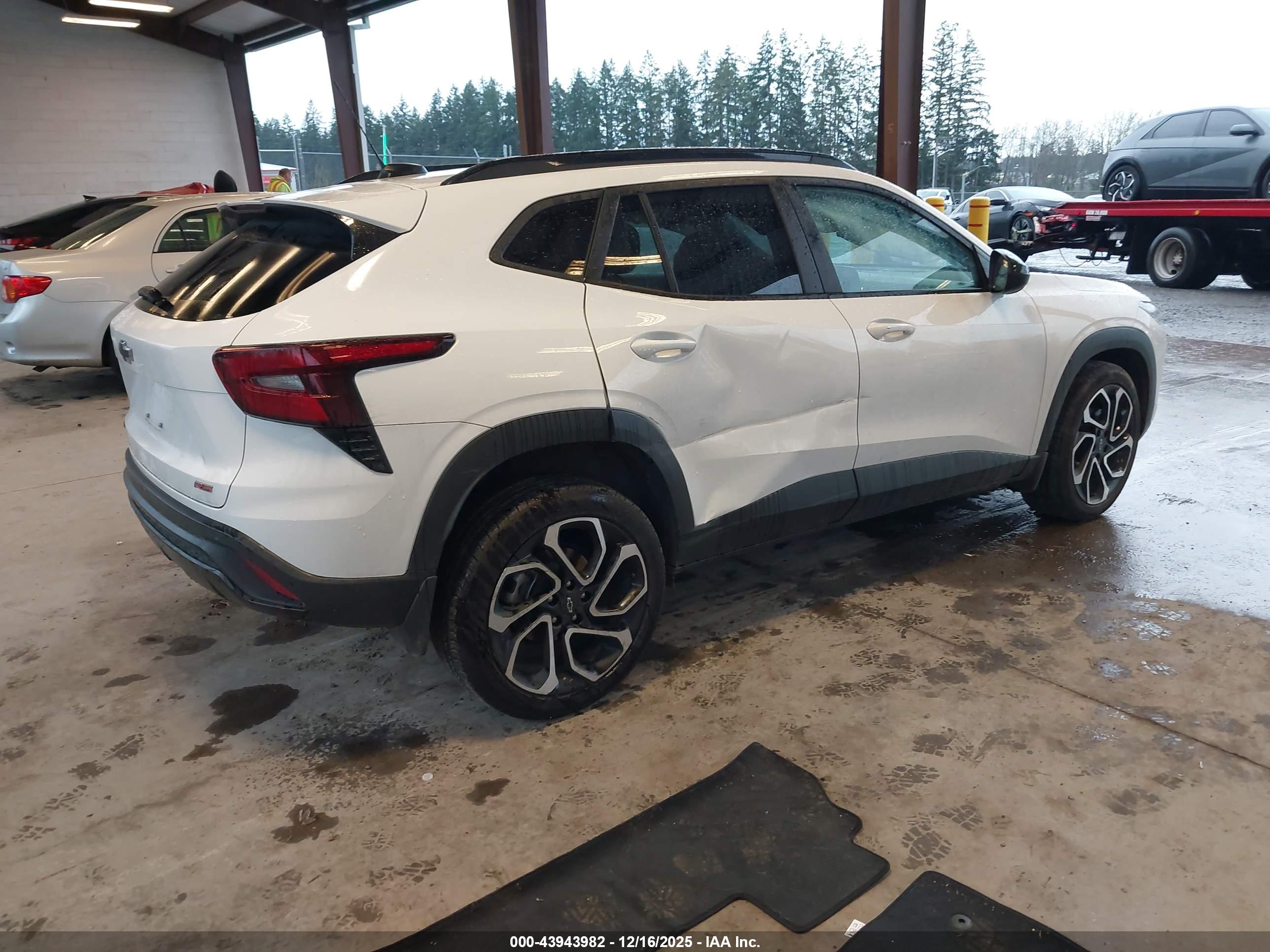 CHEVROLET TRAX image 4