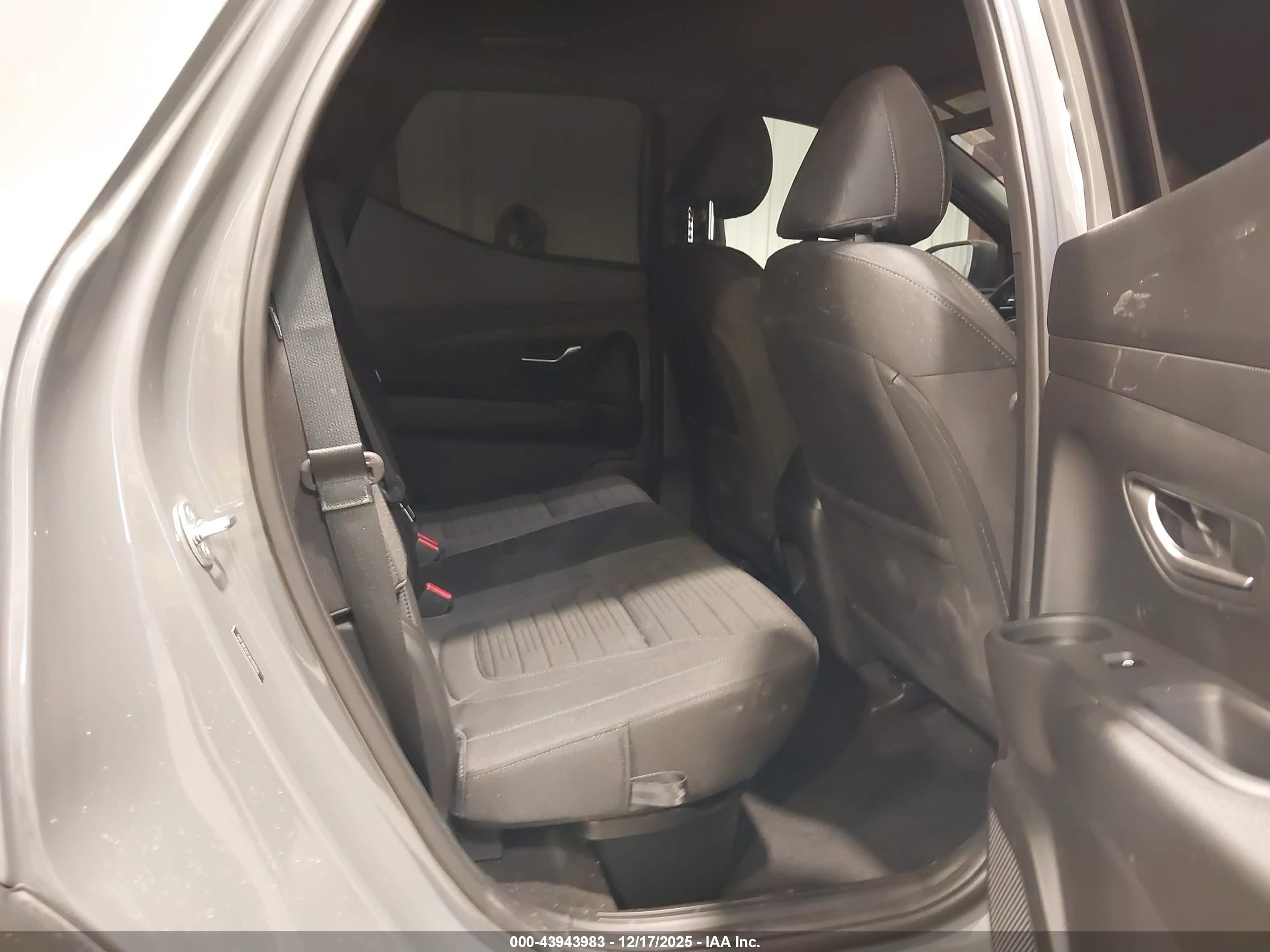 HYUNDAI SANTA image 8