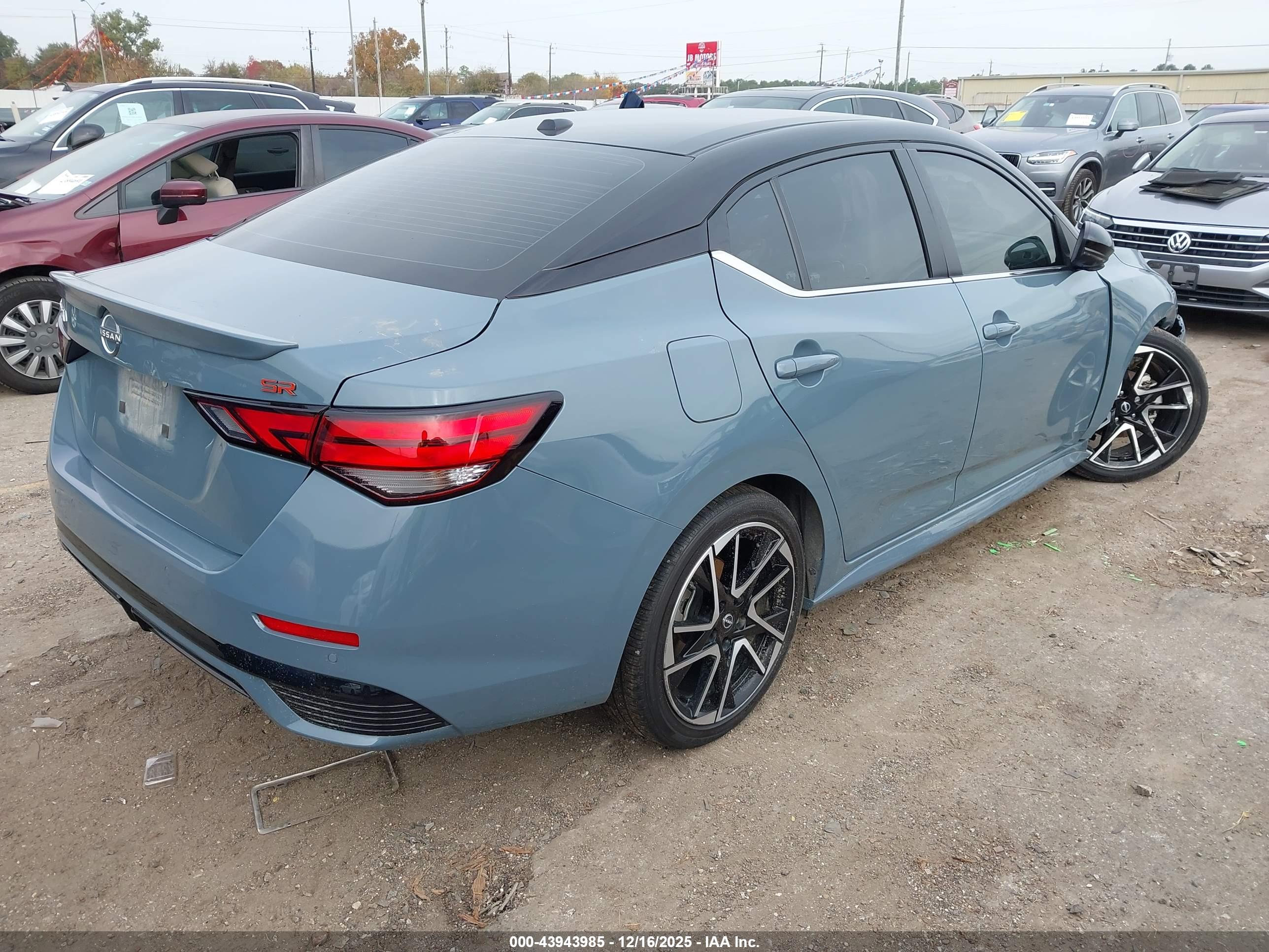 NISSAN SENTRA image 4