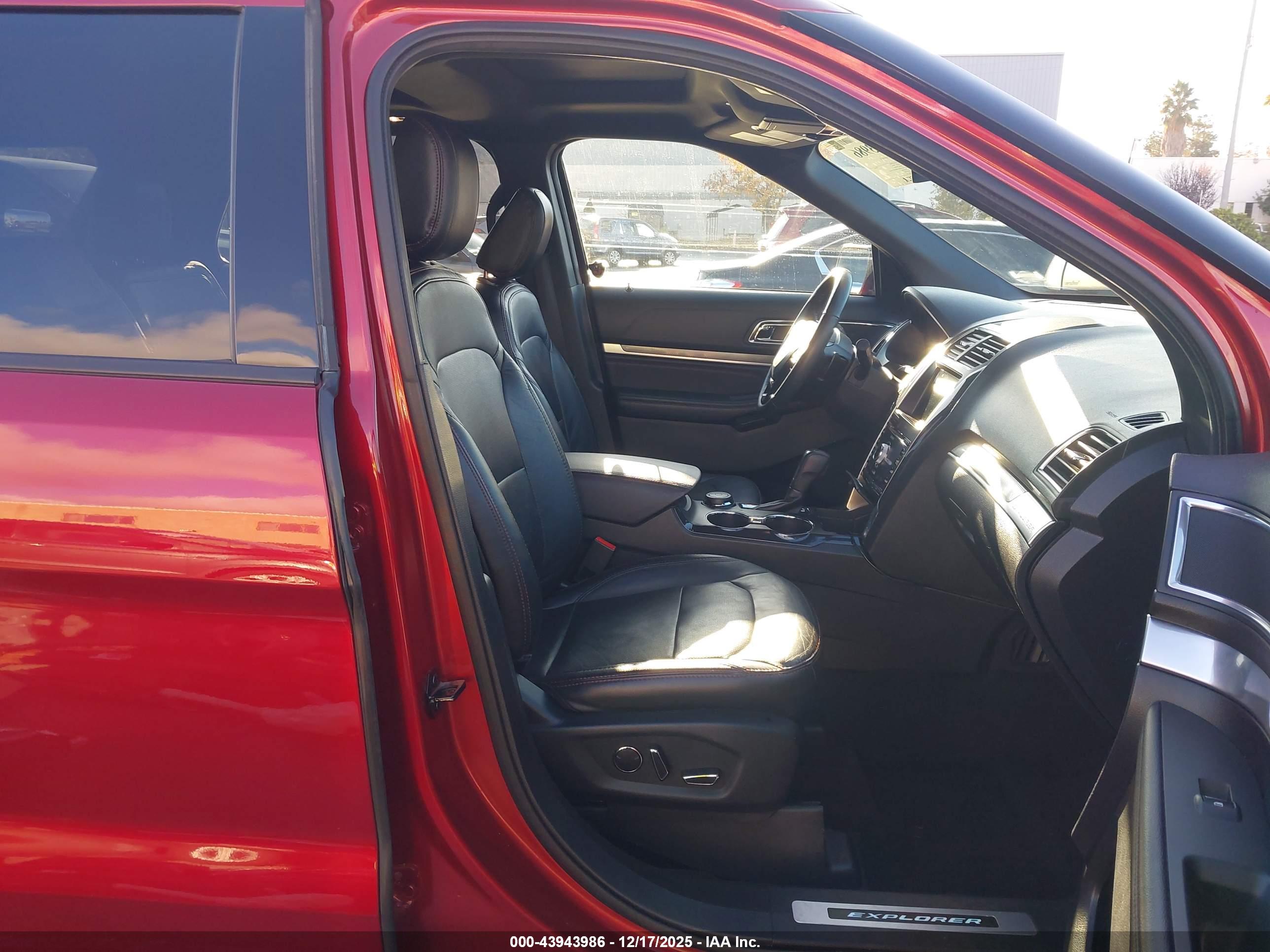 FORD EXPLORER image 5