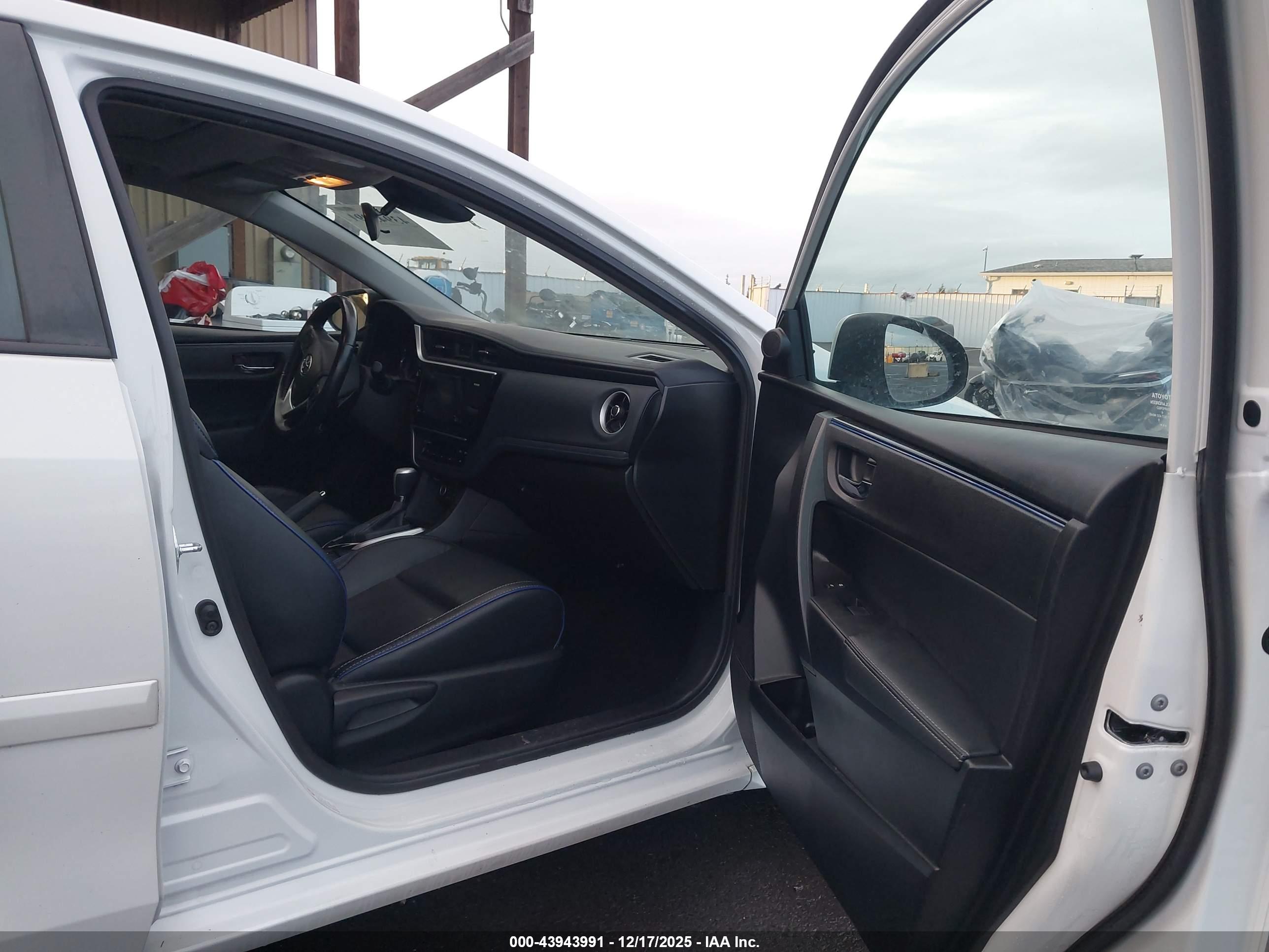 TOYOTA COROLLA image 5