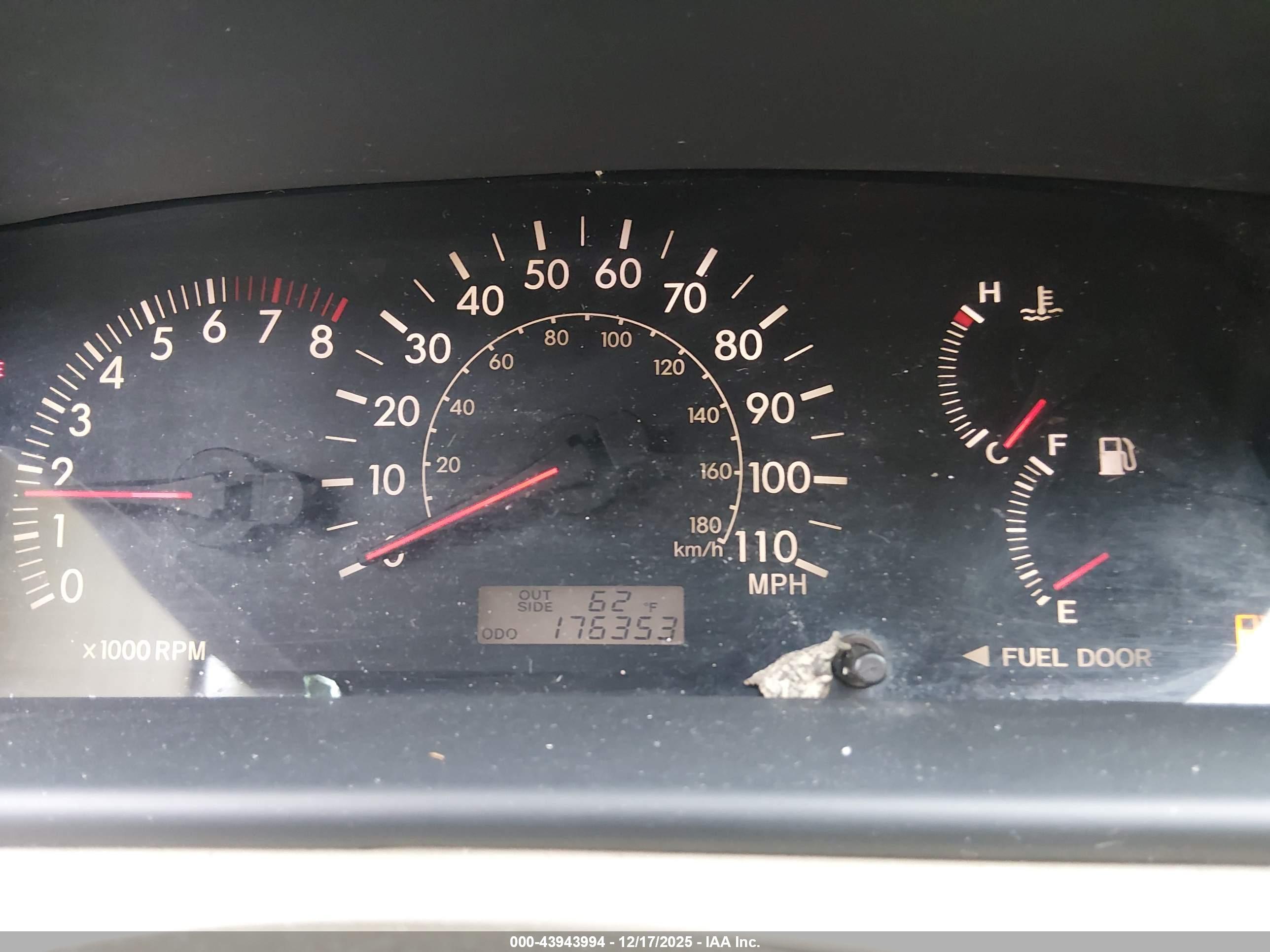 TOYOTA COROLLA image 7