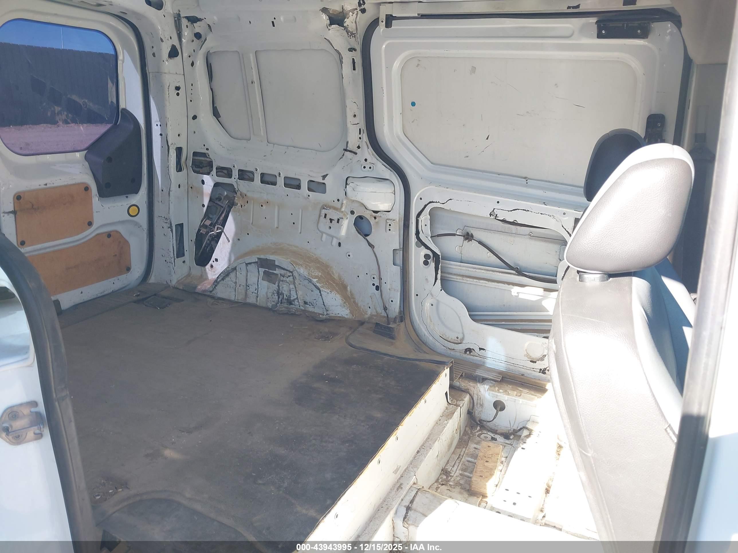 FORD TRANSIT image 8
