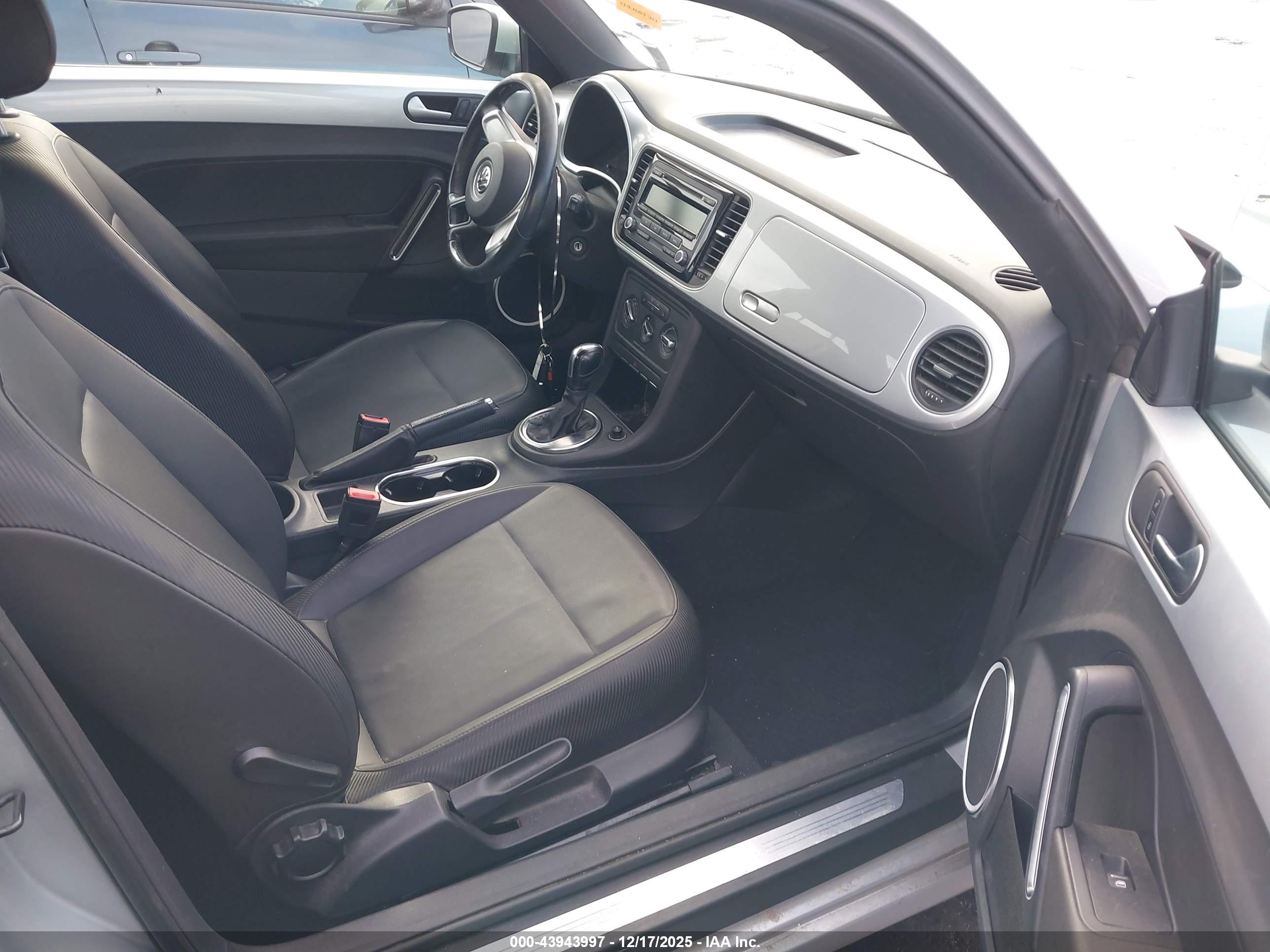 VOLKSWAGEN BEETLE image 5