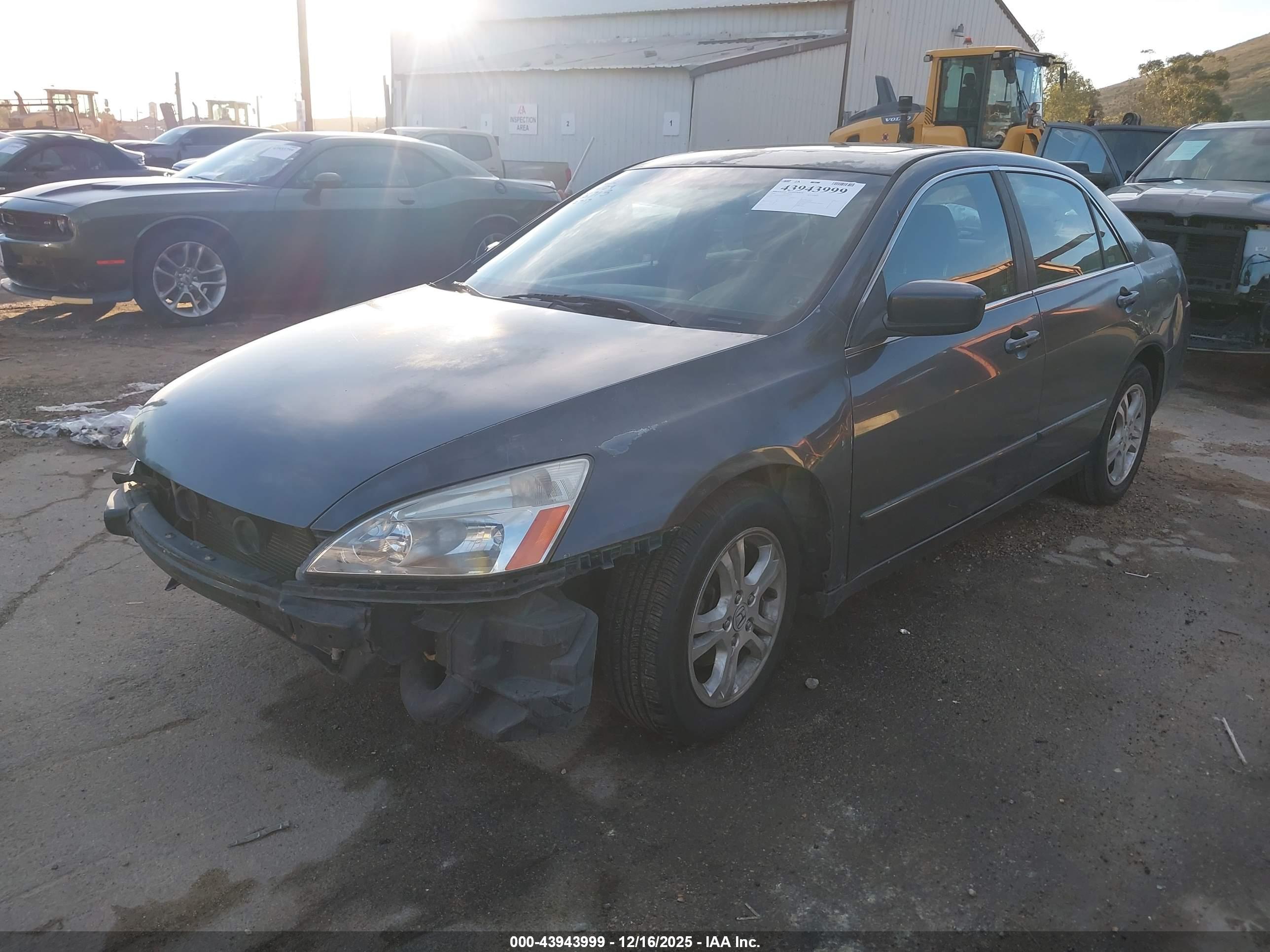 HONDA ACCORD image 2